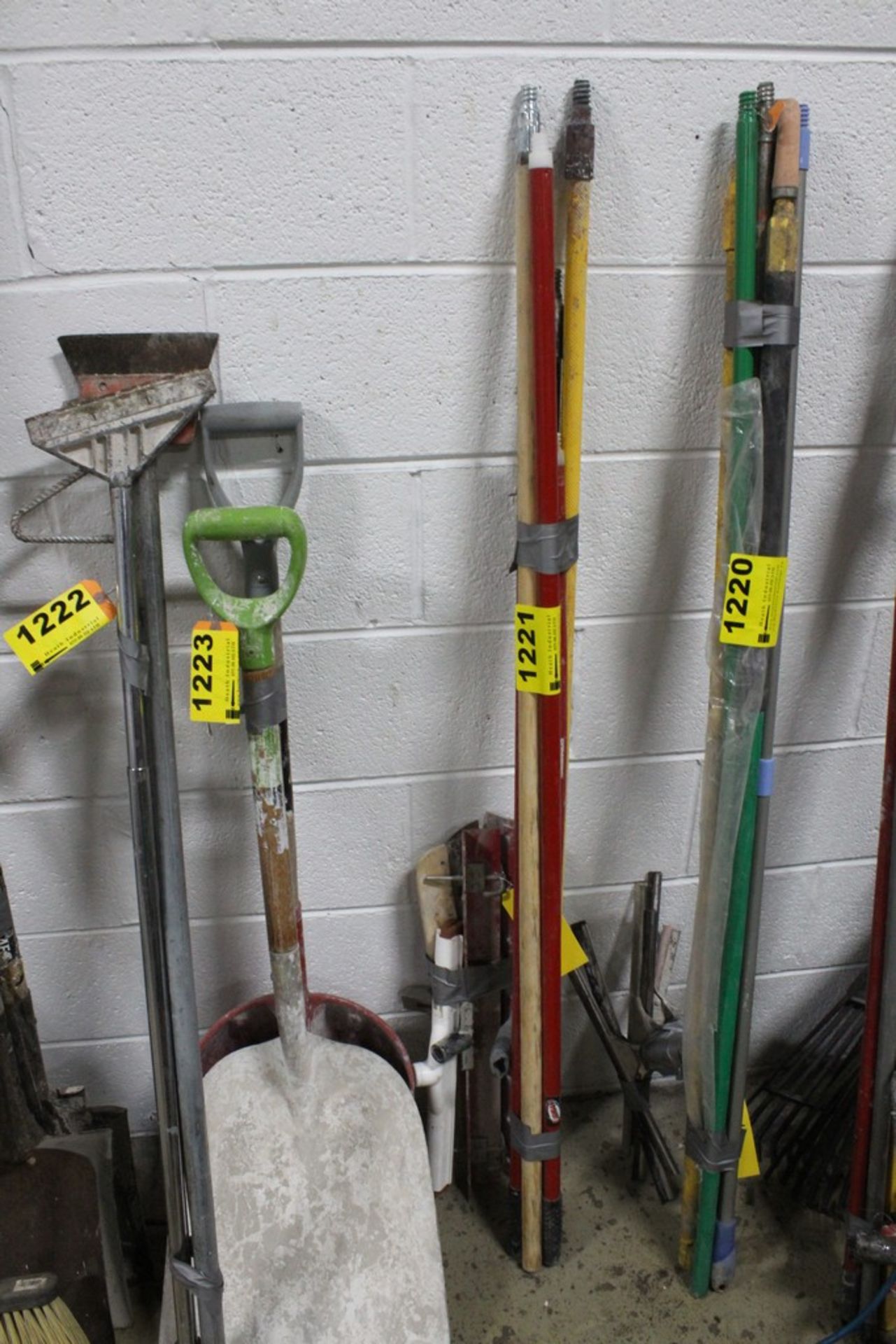 ASSORTED EXTENSION POLES AND SQUEEGEES
