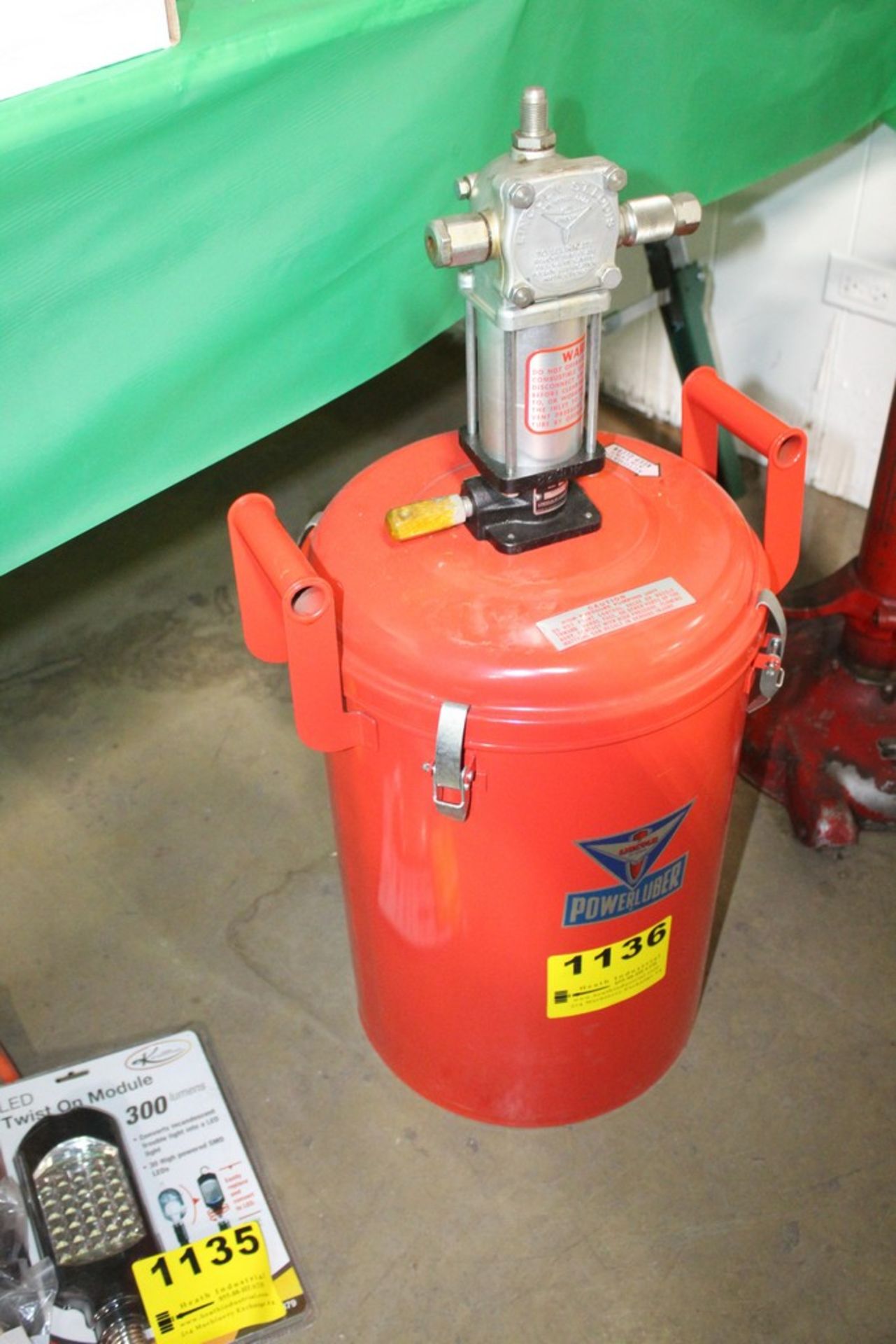 LINCOLN POWERLUBER AIR OPERATED GREASE PUMP
