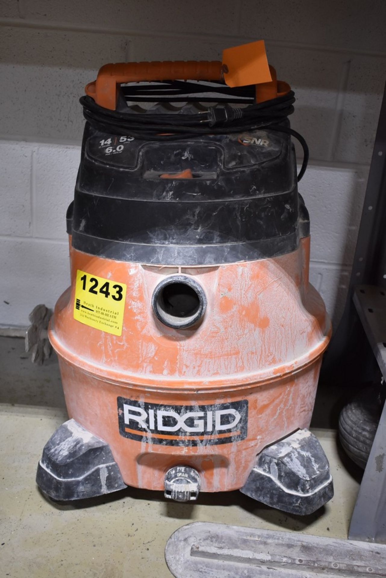 RIDGID 14-GAL, 6HP WET/DRY VACUUM, MISSING WHEEL