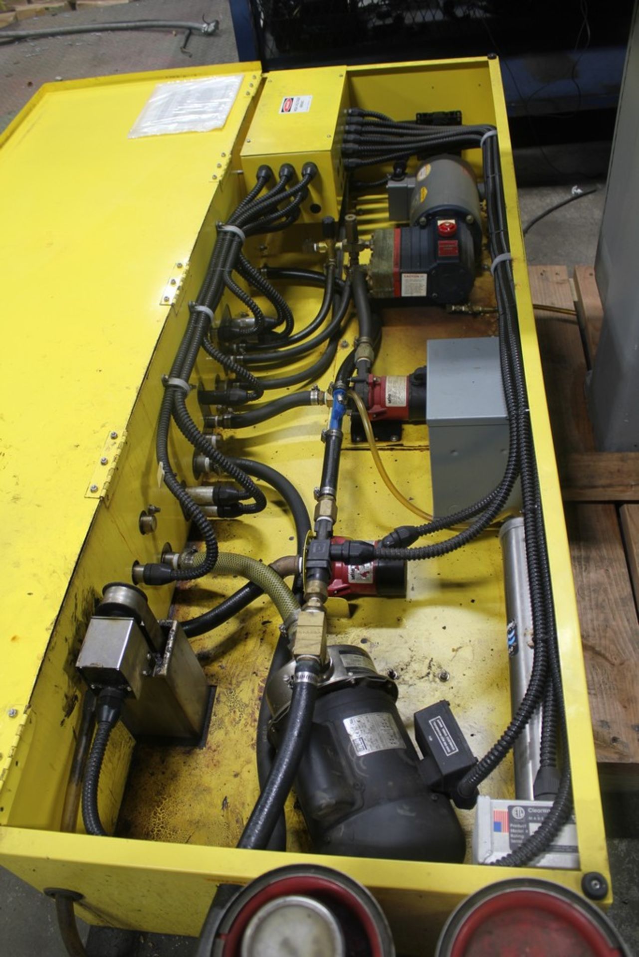 PRESSURE ISLAND DEGREASING SYSTEM WITH ALL RELATED PUMPS, HEATERS AND FILTERS - Image 3 of 3