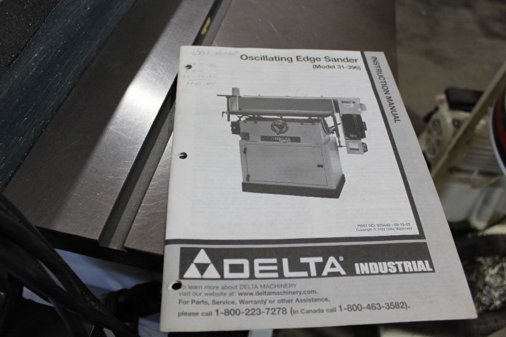 Delta ocillating Edge sander, model 31-396 on cart. - Image 3 of 8