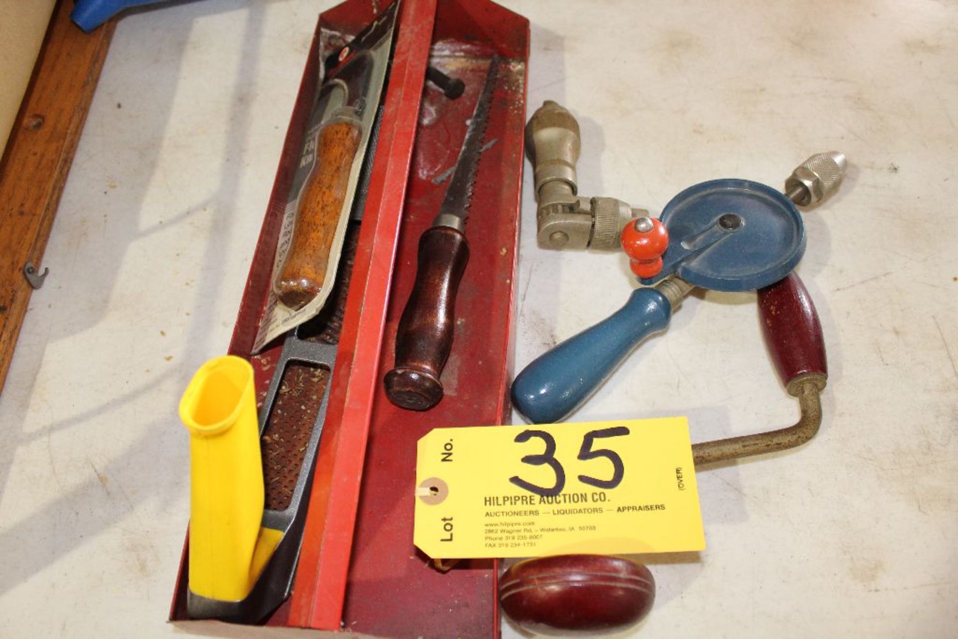 Hand drills, flooring knife, tray.