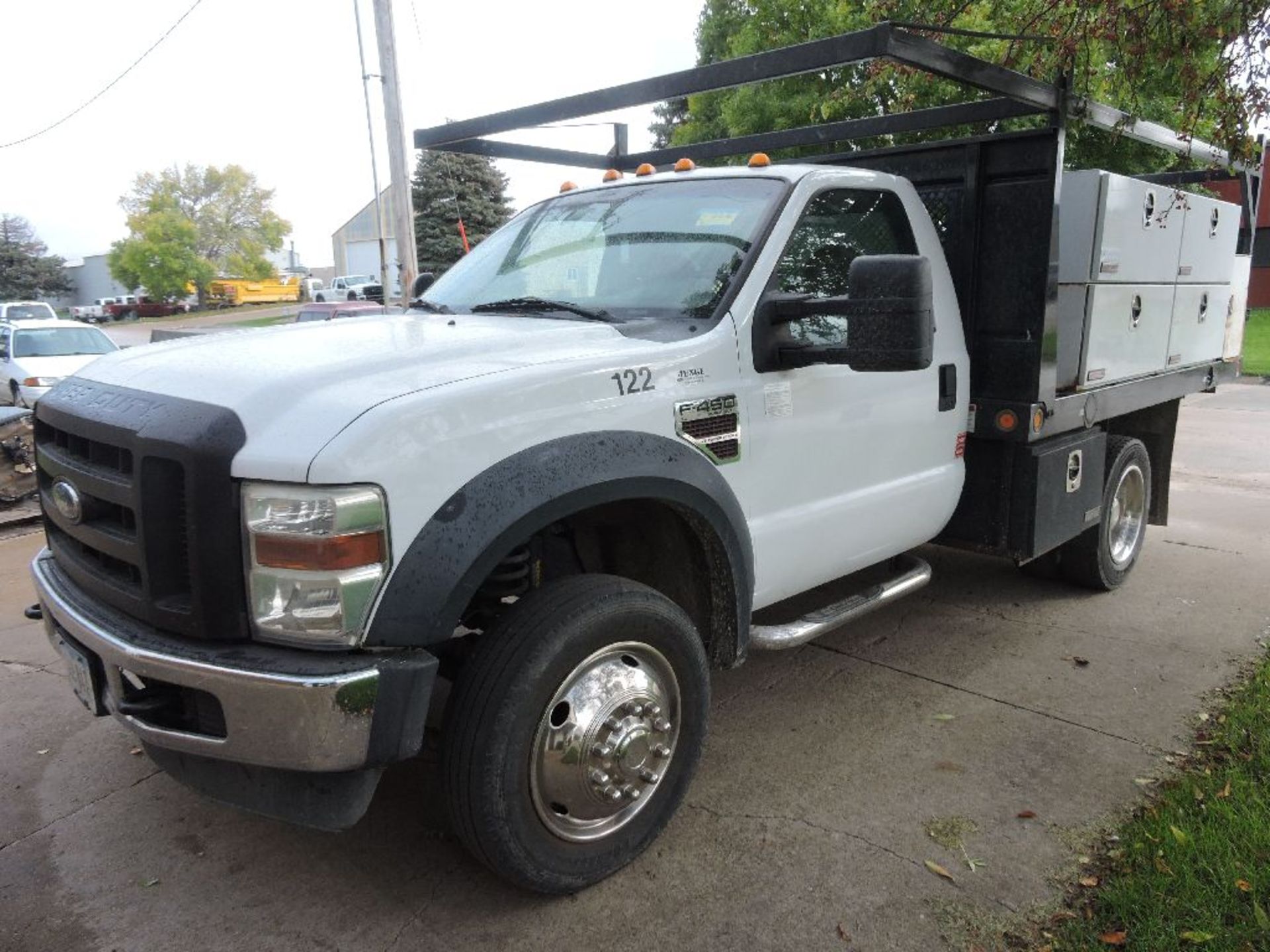 2008 Ford F450 utility truck, vin 1FDXF46R08ED79196, miles on odo 105,576 as of 10/10/19, std cab, 2