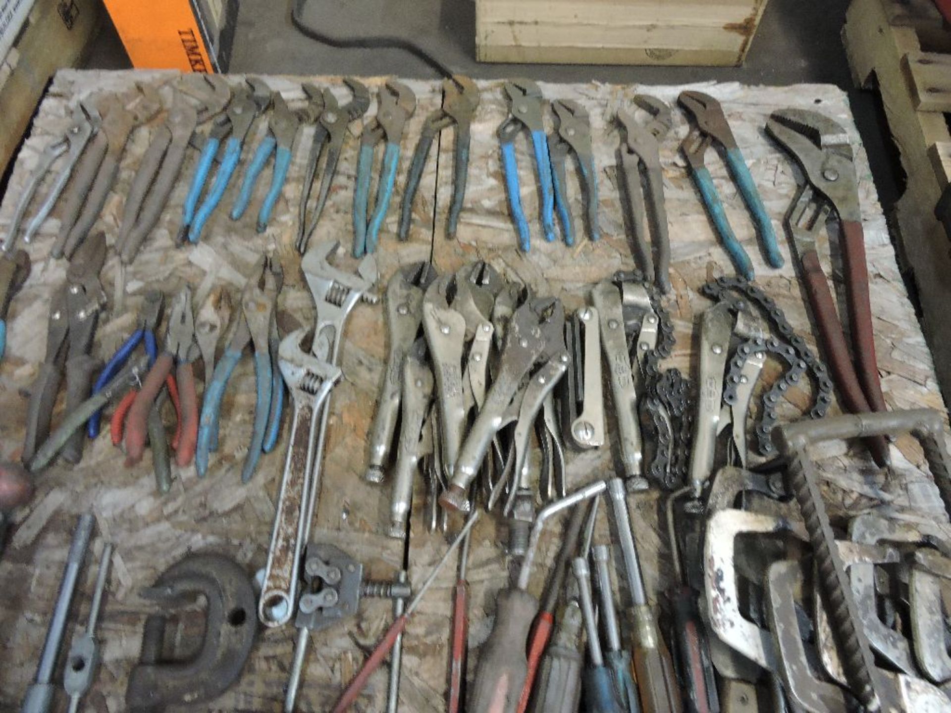 Pallet pliers, vise grips, hack saws, wrenches, drivers. - Image 2 of 4