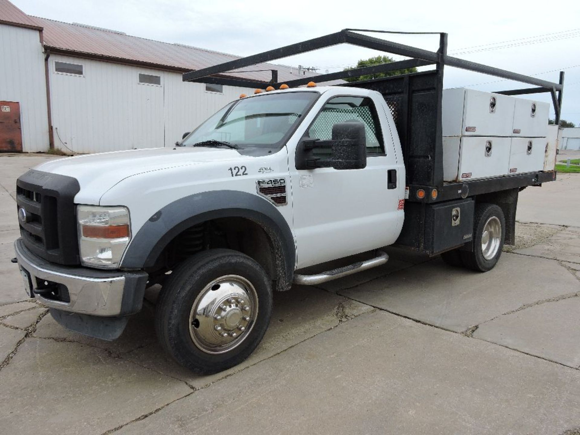 2008 Ford F450 utility truck, vin 1FDXF46R08ED79196, miles on odo 105,576 as of 10/10/19, std cab, 2 - Image 3 of 16