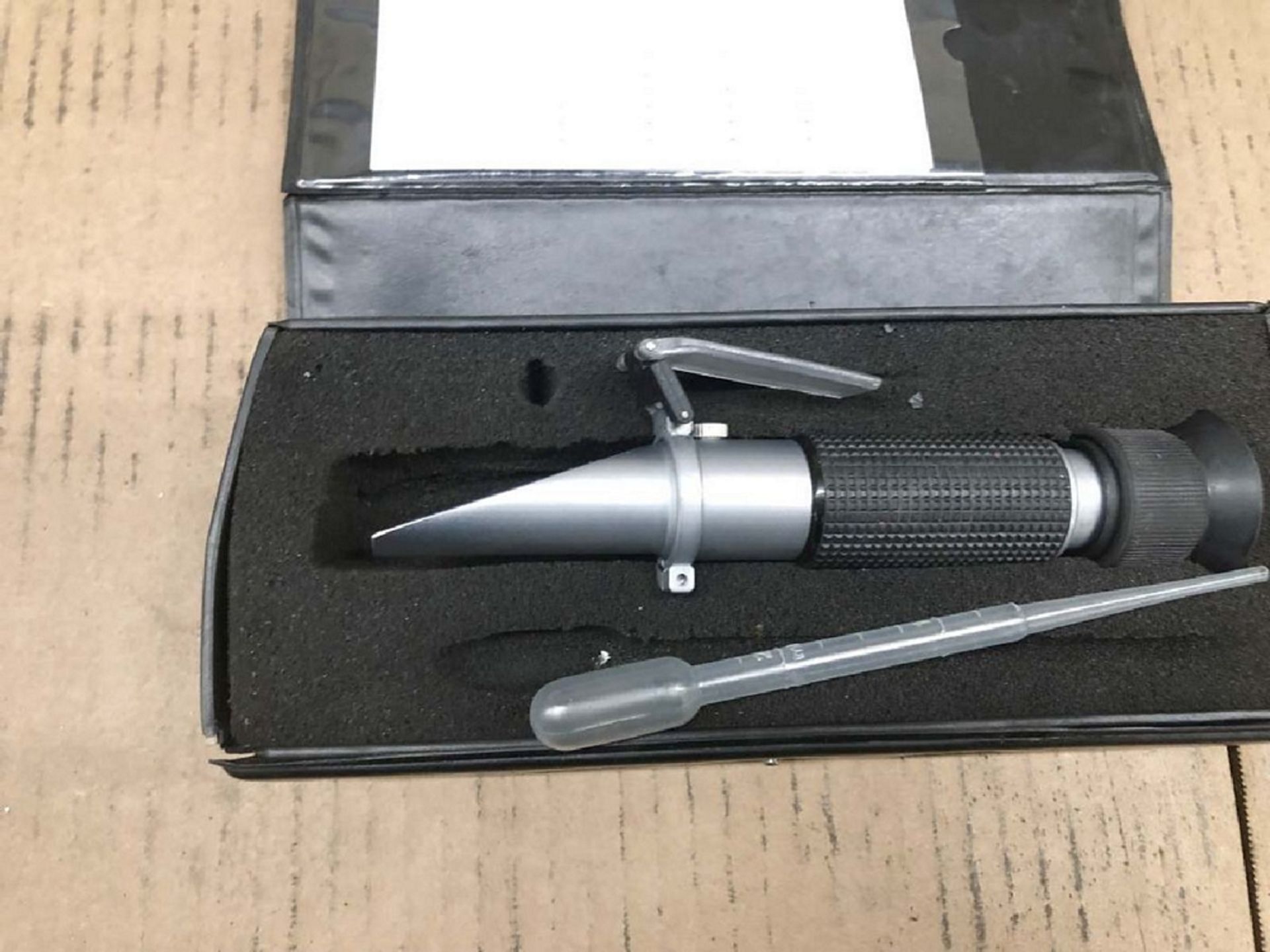 Portable Refractometer - Image 2 of 2