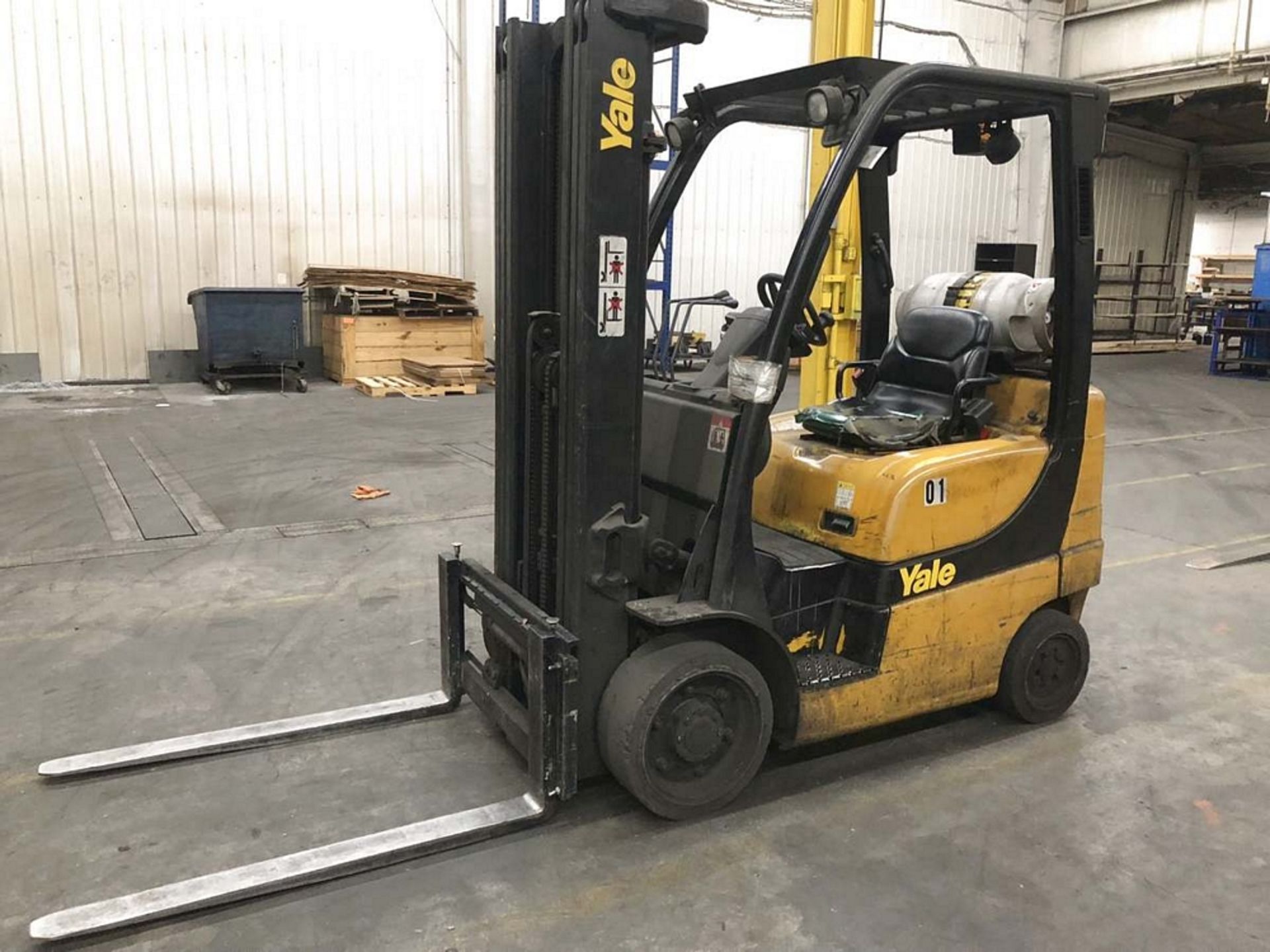 Yale Model GLC050VXNGSE088 Propane Forklift Truck - Image 12 of 17