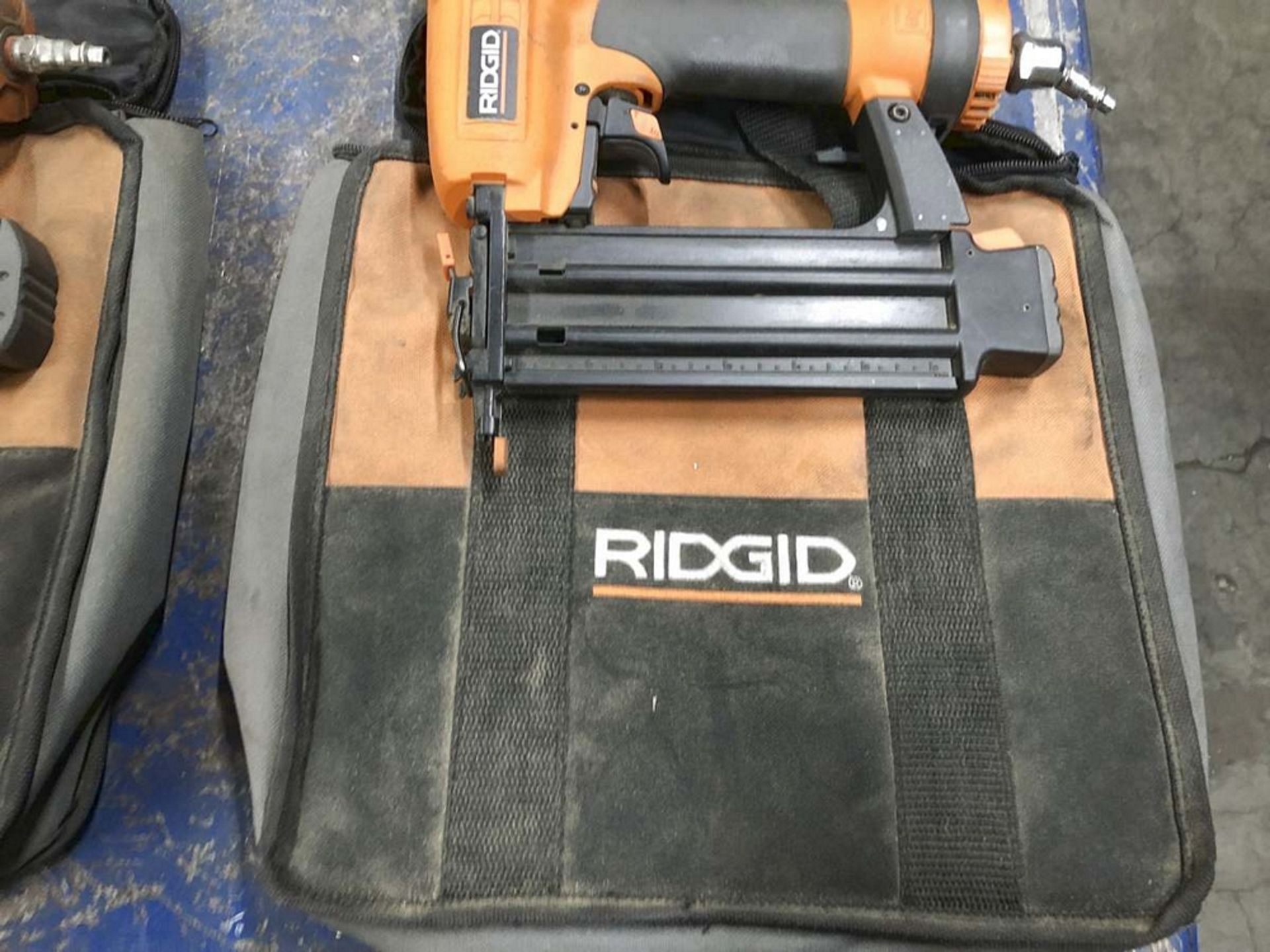 Ridgid Model R213BNA 18 Gauge Pneumatic Nailers - Bild 3 aus 4