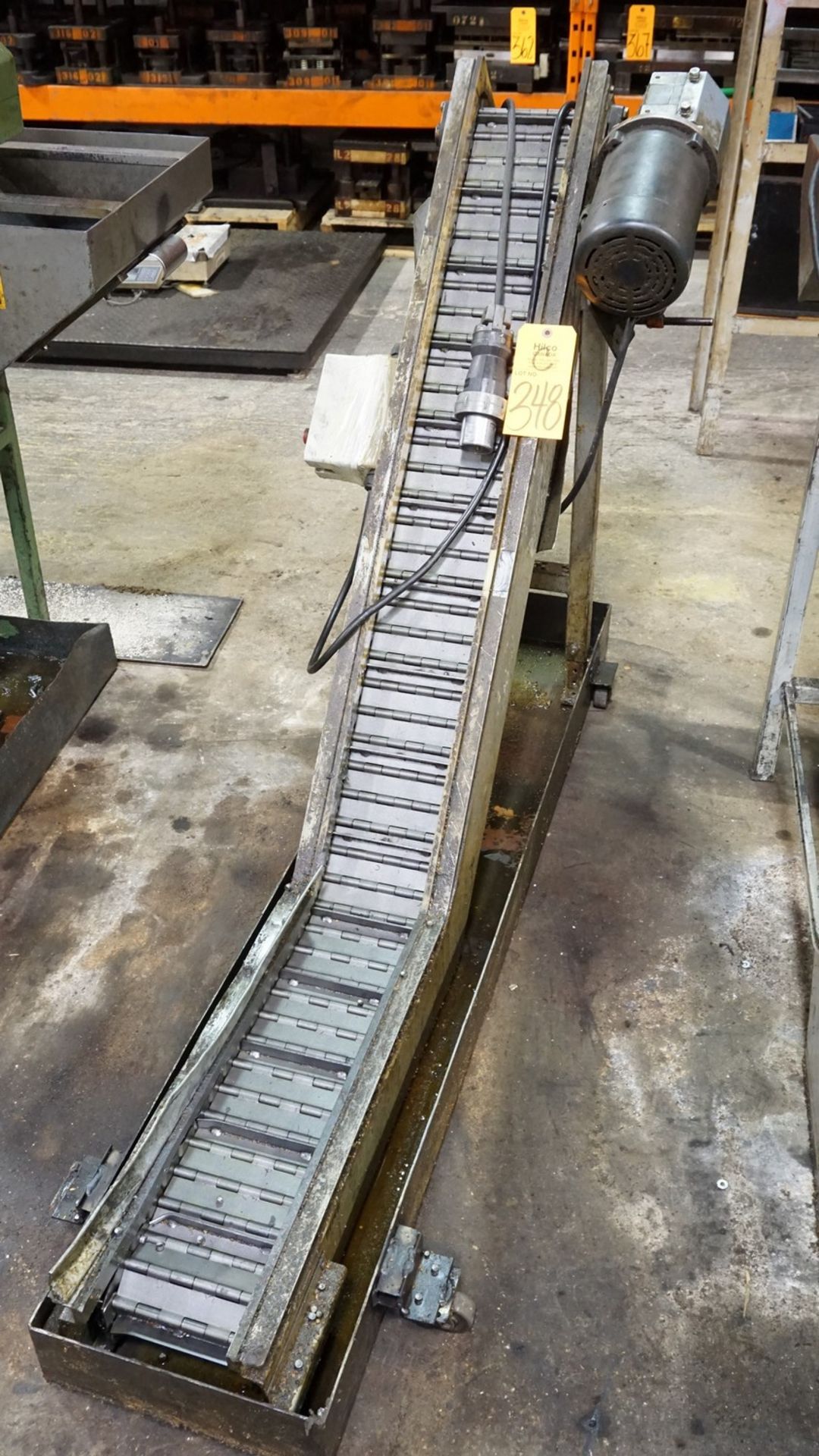 Standard Powered Incline Conveyor