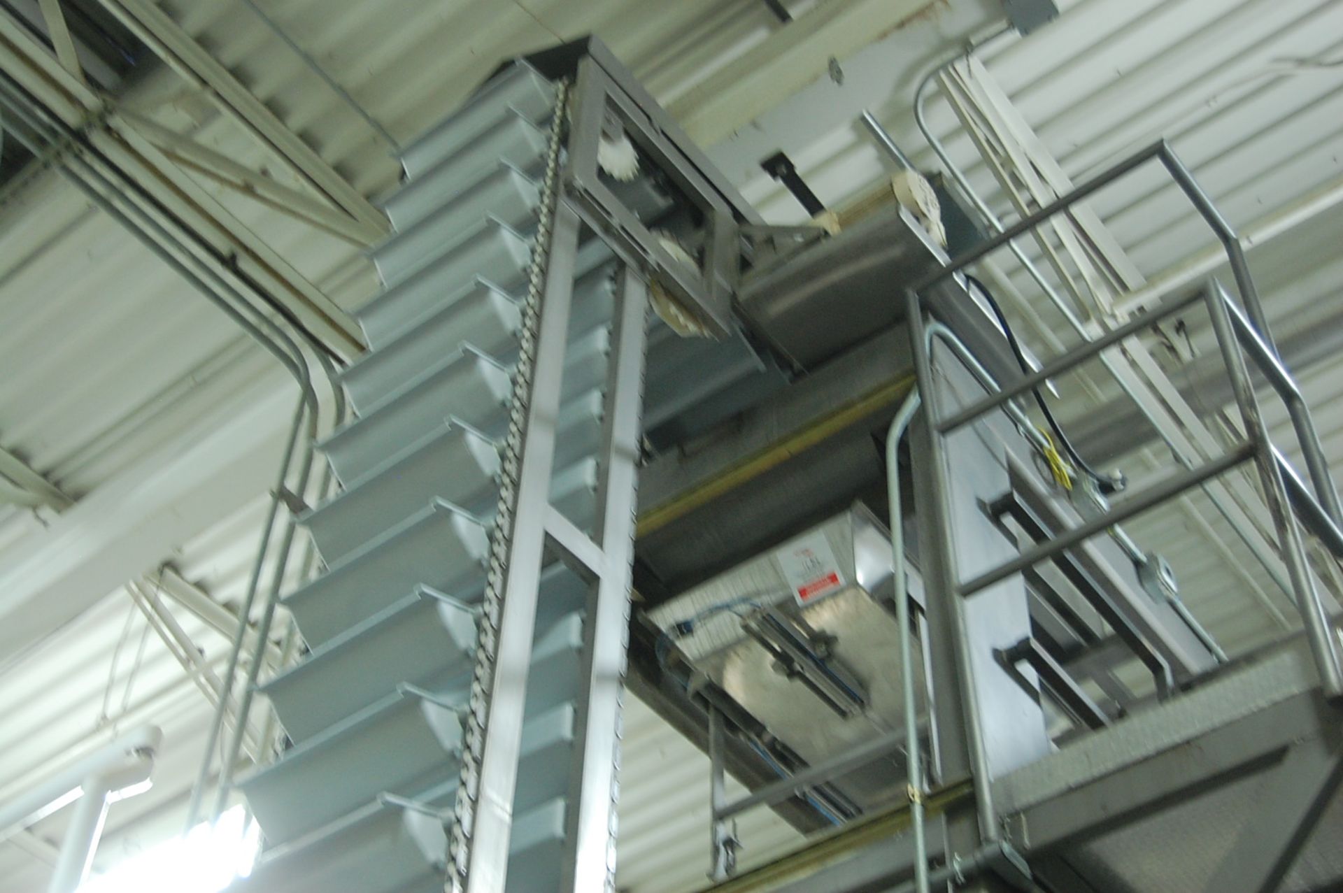 18" W Stainless Steel Bucket Elevator - Image 3 of 4