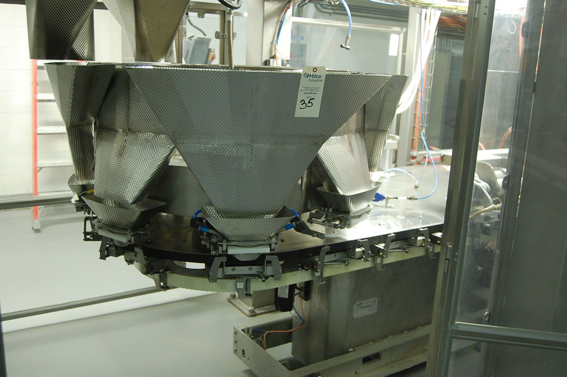 Ilapak Filldose Model LUX-HS High Speed Pouch Forming and Filling Machine - Image 7 of 8