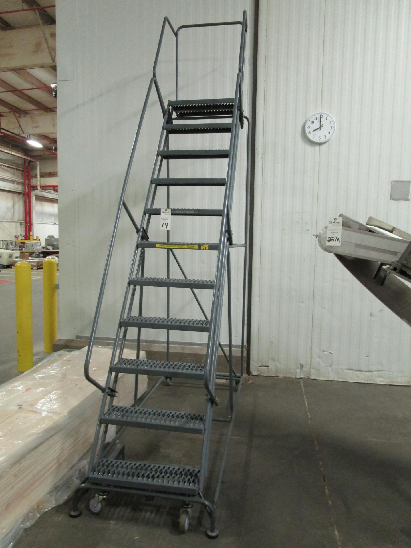 Ballymore 11-Step Safety Platform Ladder