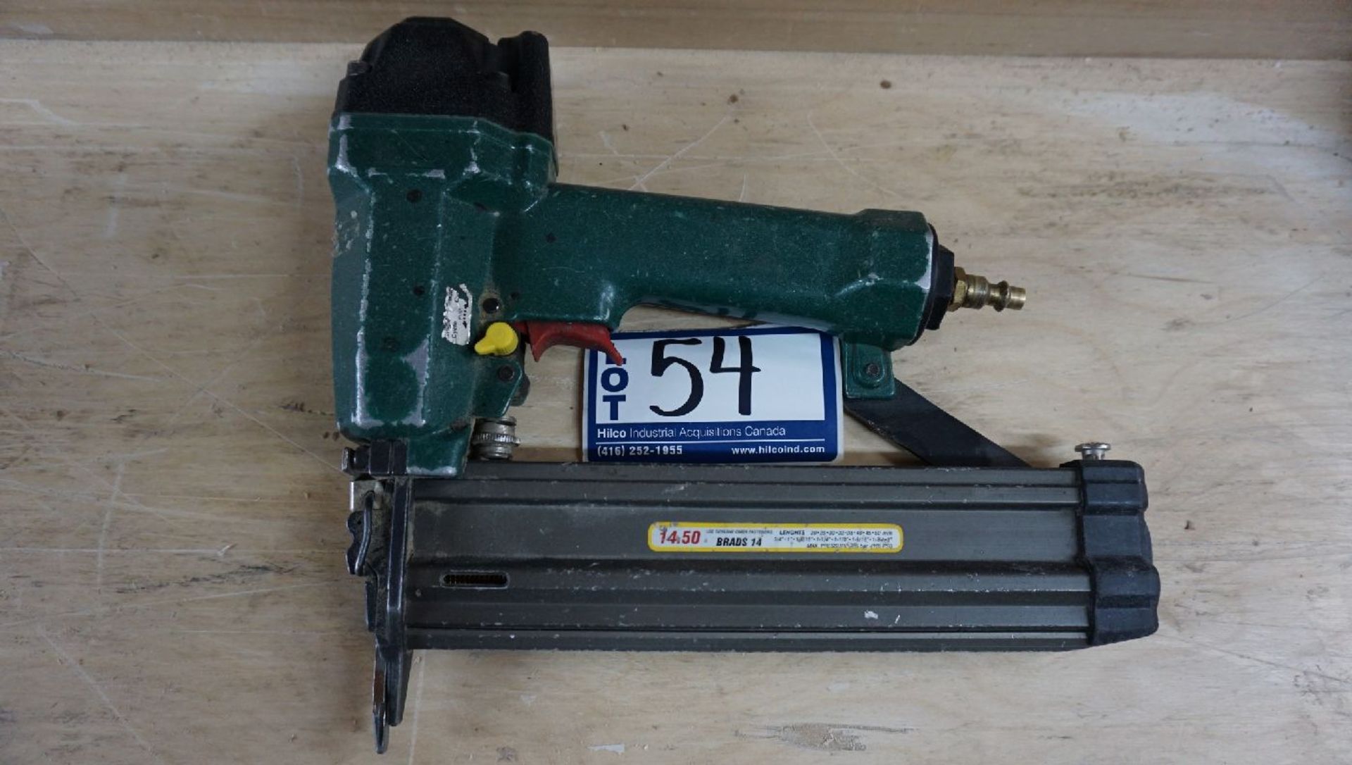 Omer Model 14.50 Pneumatic Brad Nailer