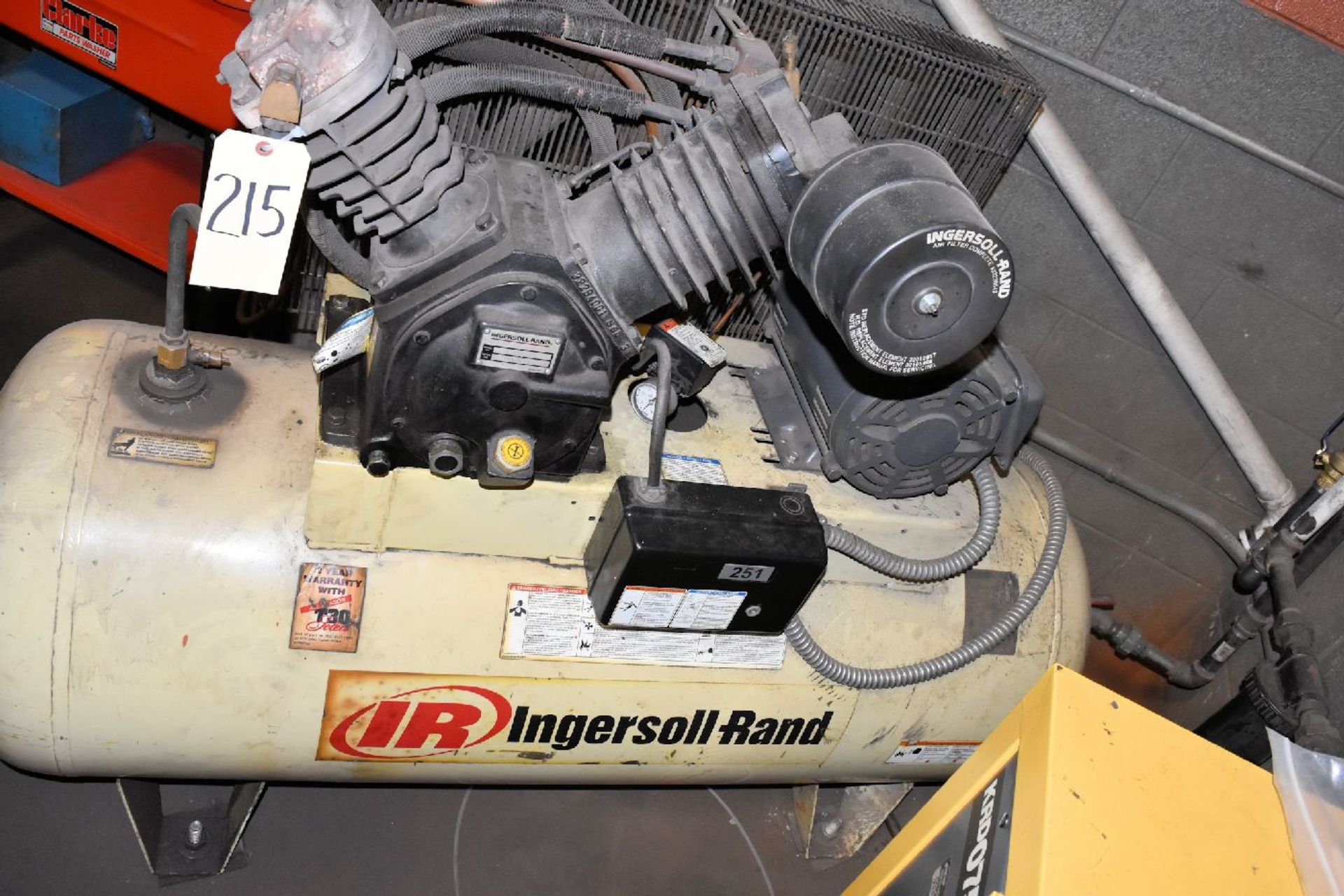 Ingersoll Rand Tank Mounted Piston Type 7.5-HP Air Compressor