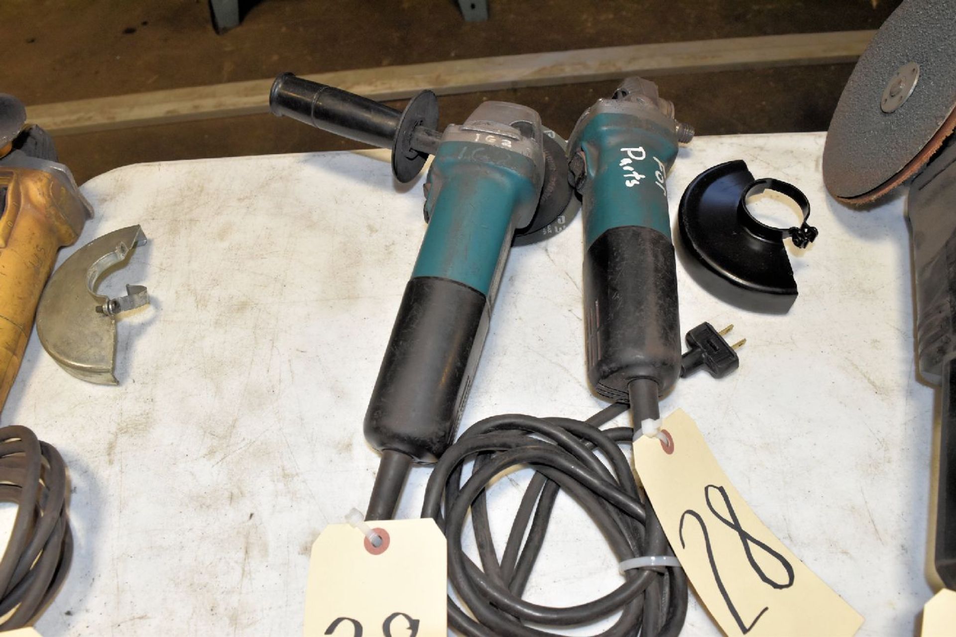 Makita 4 1/2" Angle Grinder