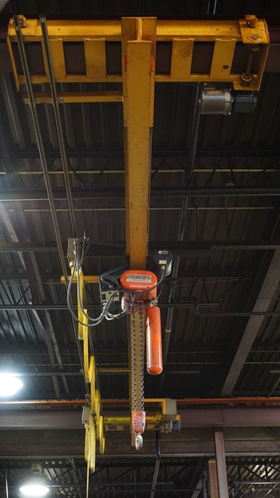 Toronto 2-Ton Capacity Crane - Image 2 of 4