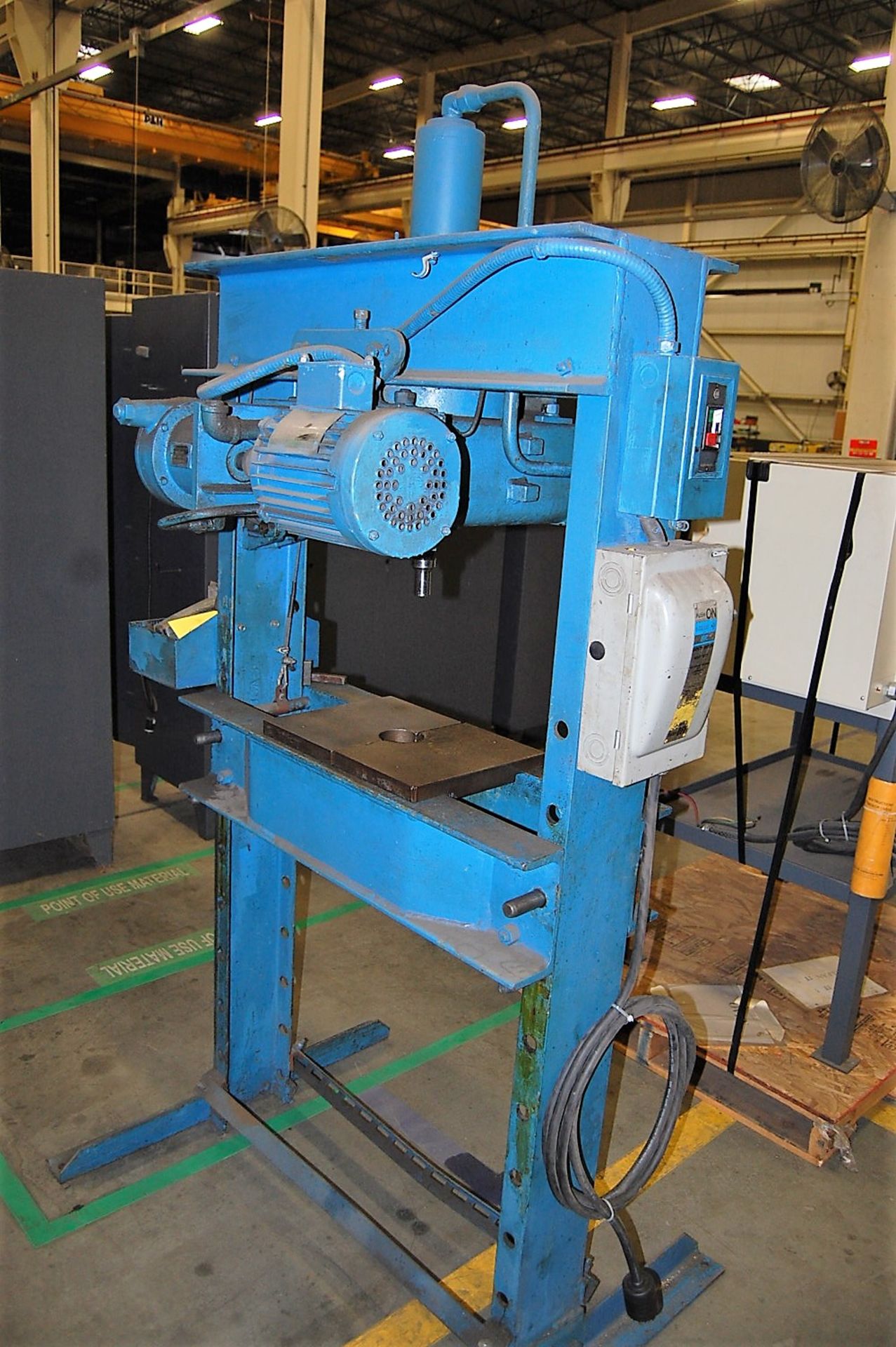 Dake Model 5-025 25 Ton Elec-draulic H-Frame Shop Press - Image 5 of 6