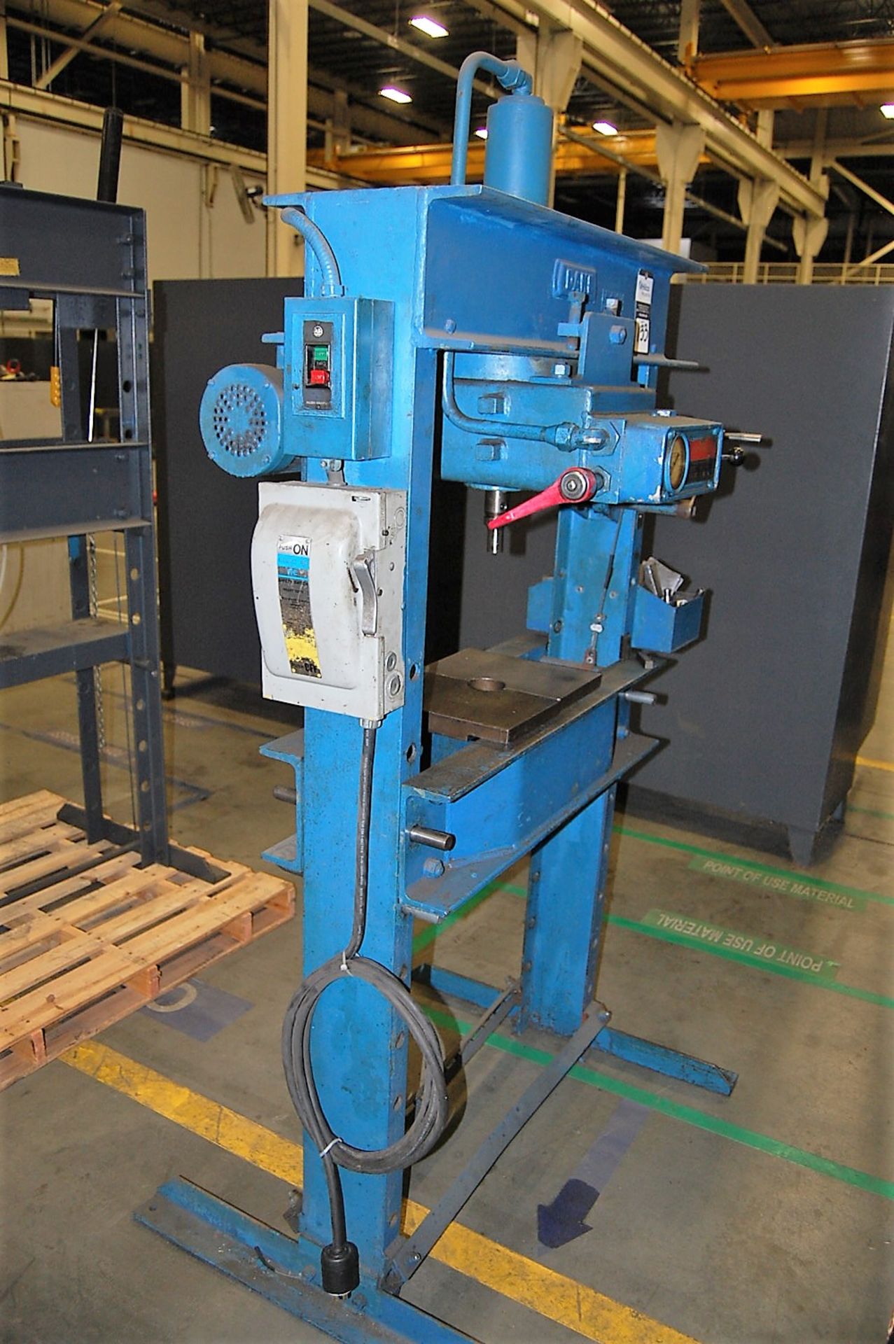 Dake Model 5-025 25 Ton Elec-draulic H-Frame Shop Press - Image 4 of 6