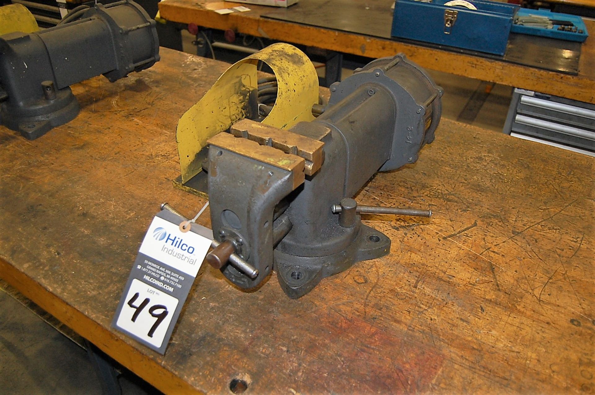 Heinrich 4-3/4" Air Operated Production Bench Vise