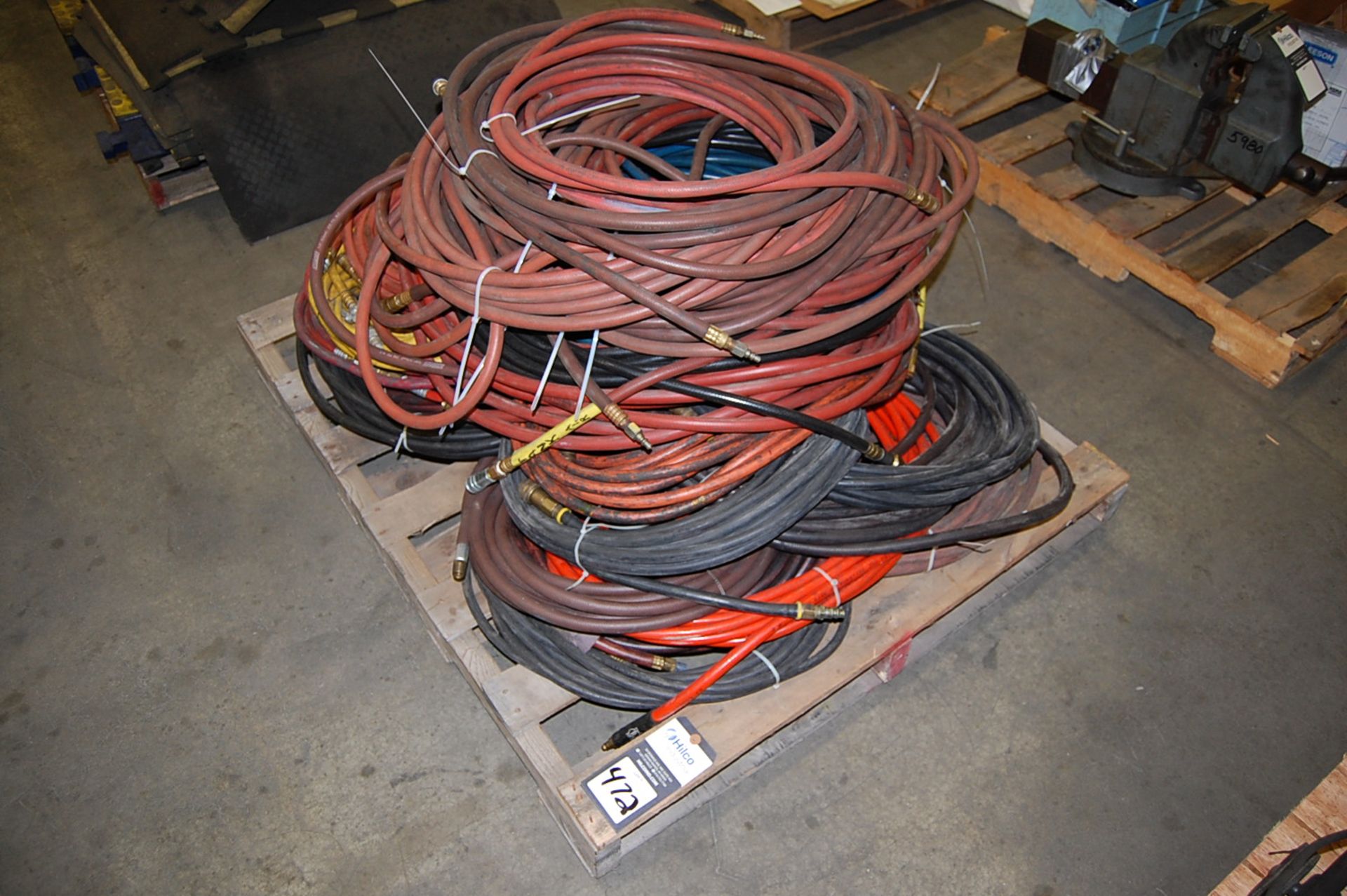 Pallet with Pneumatic Hose