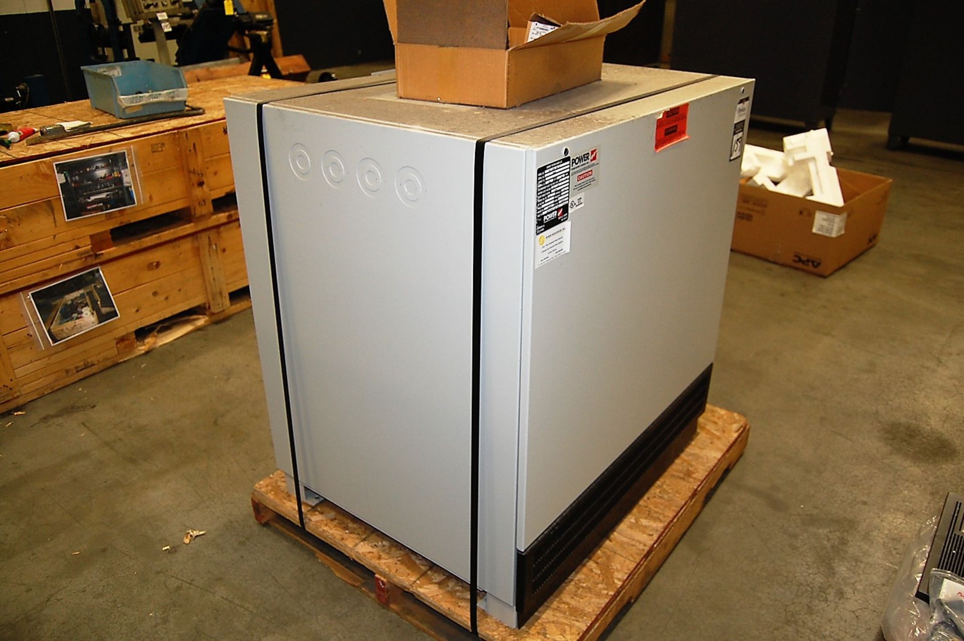 Model Power Battery Company Uninterruptible Power Supply Unit - Image 3 of 9