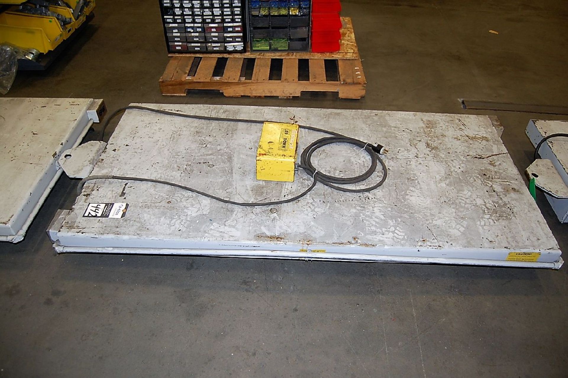 American 36" x 72" Pneumatic Scissor Lift Table - Image 2 of 2