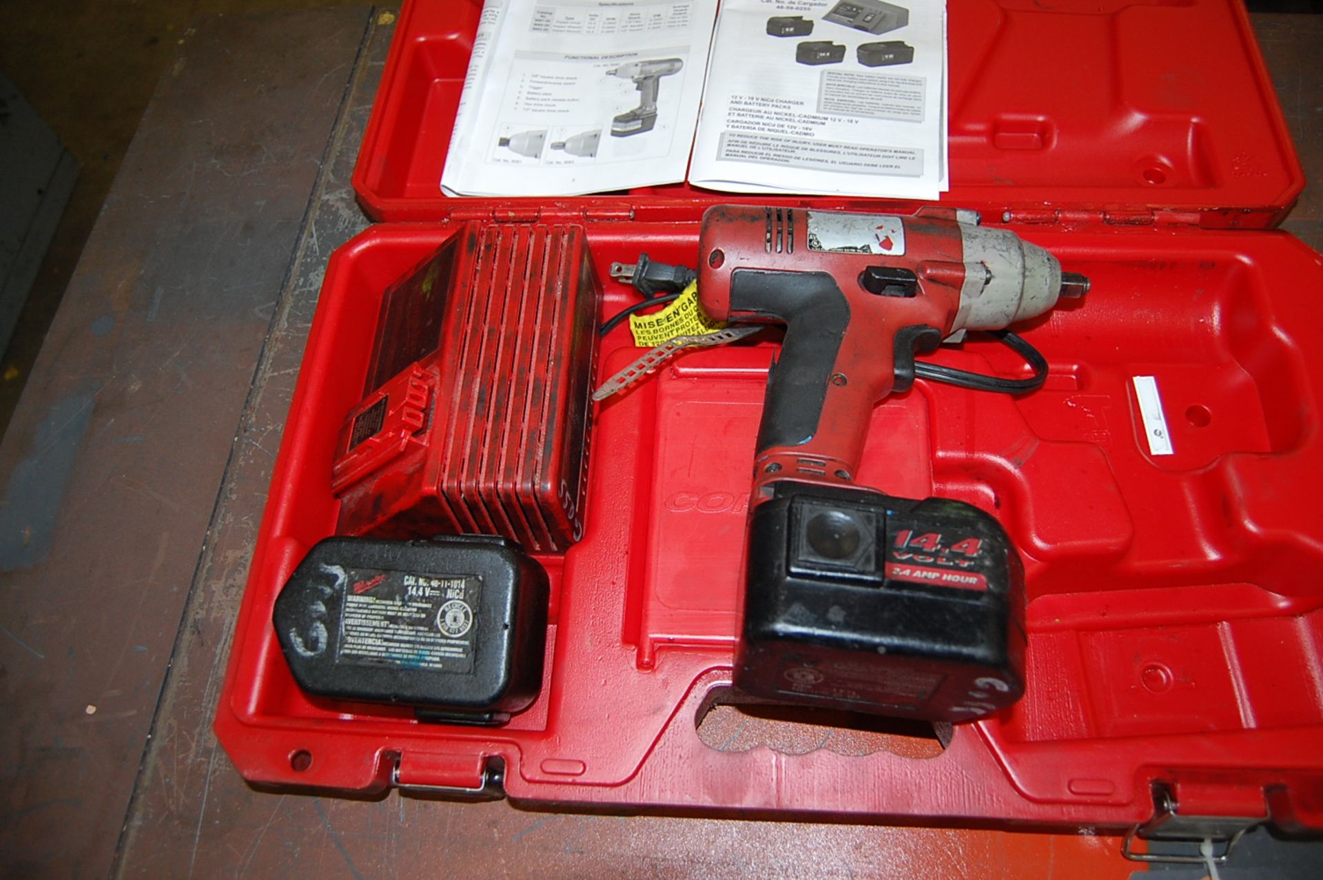 Milwaukee 3/8" Cordless Square Impact Wrench - Image 3 of 5