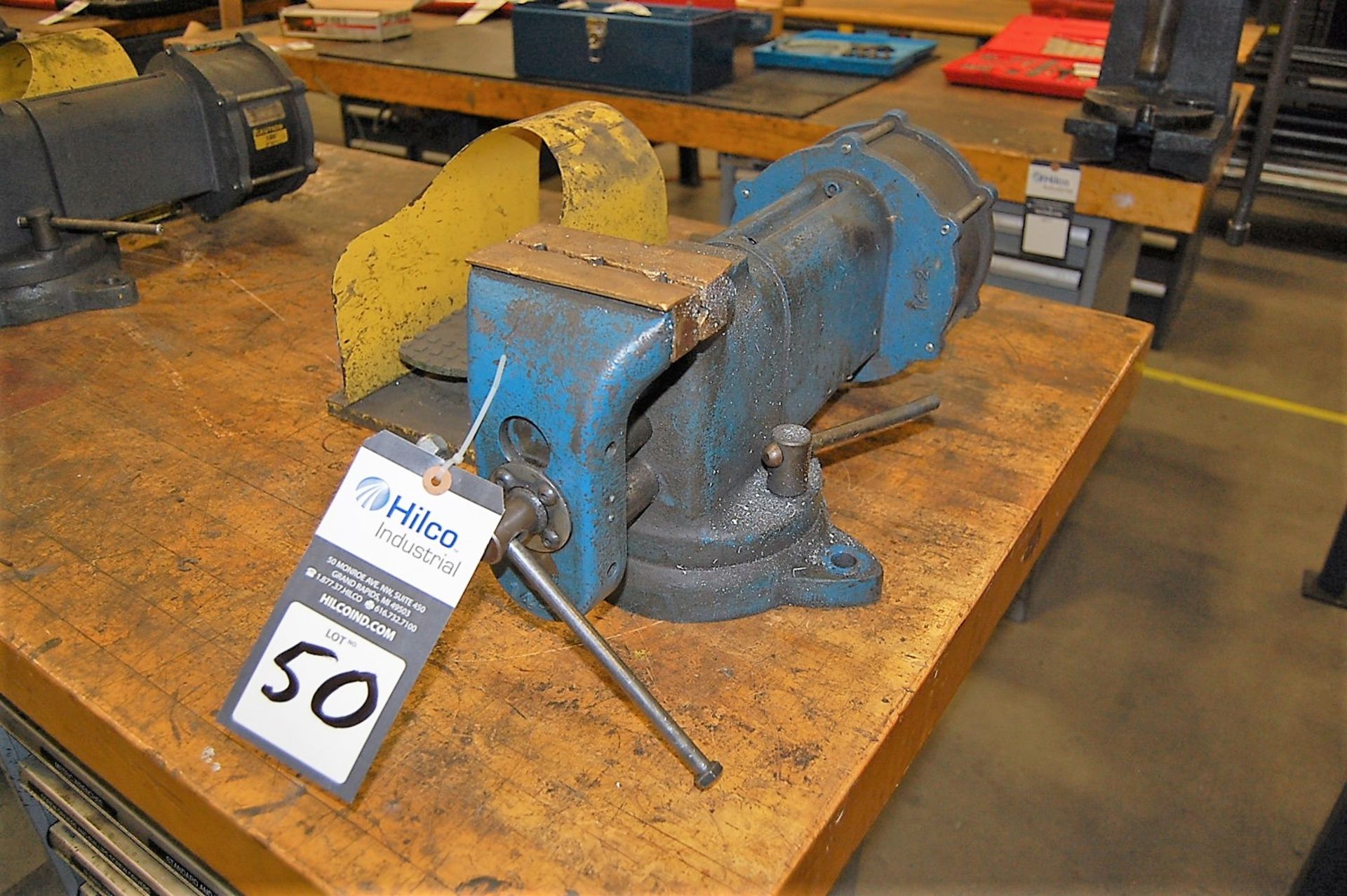 Heinrich 4-3/4" Air Operated Production Bench Vise - Image 2 of 3