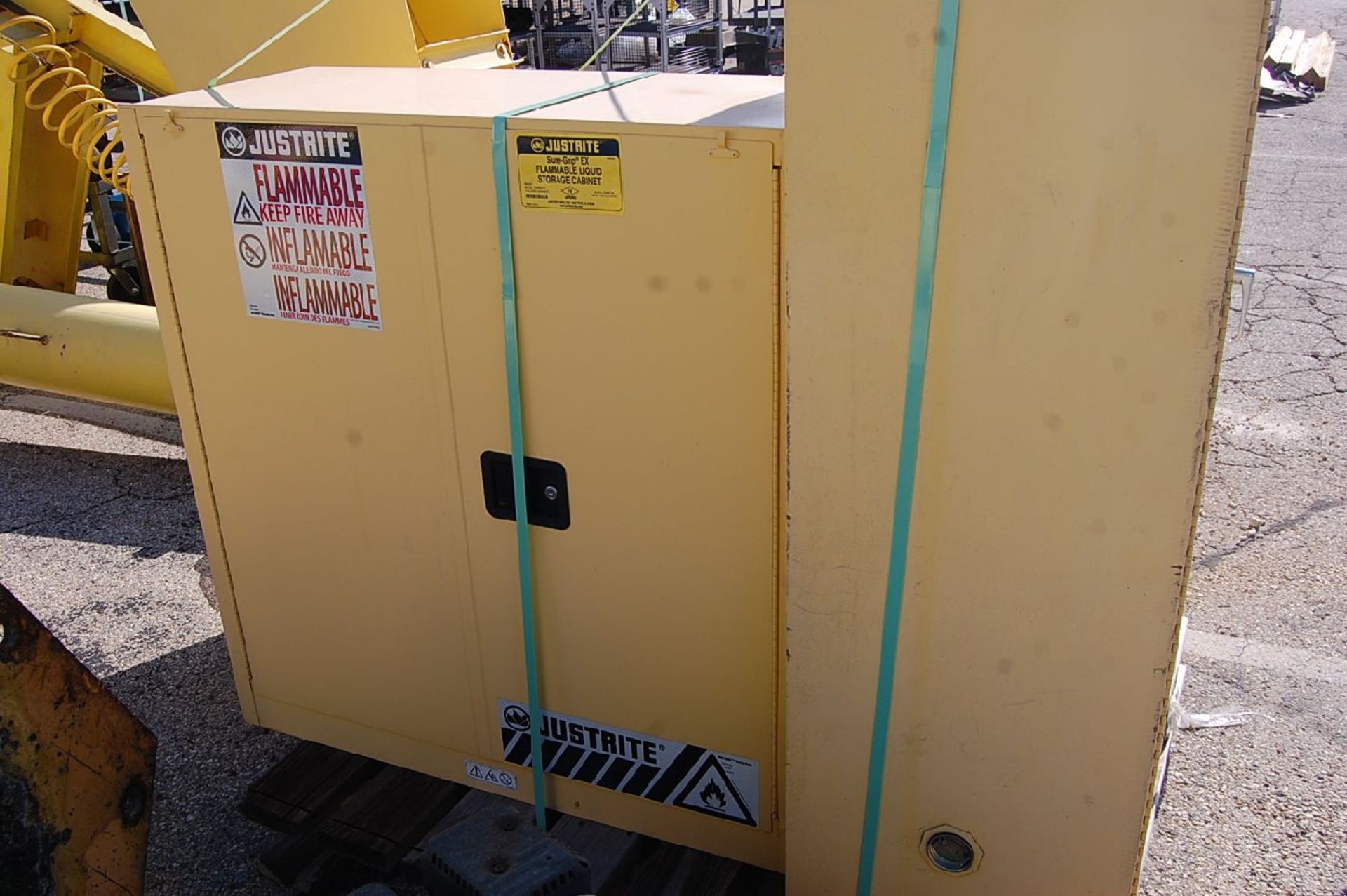 Justrite 45-Gallon Flammable Liquids Storage Cabinet - Image 3 of 3