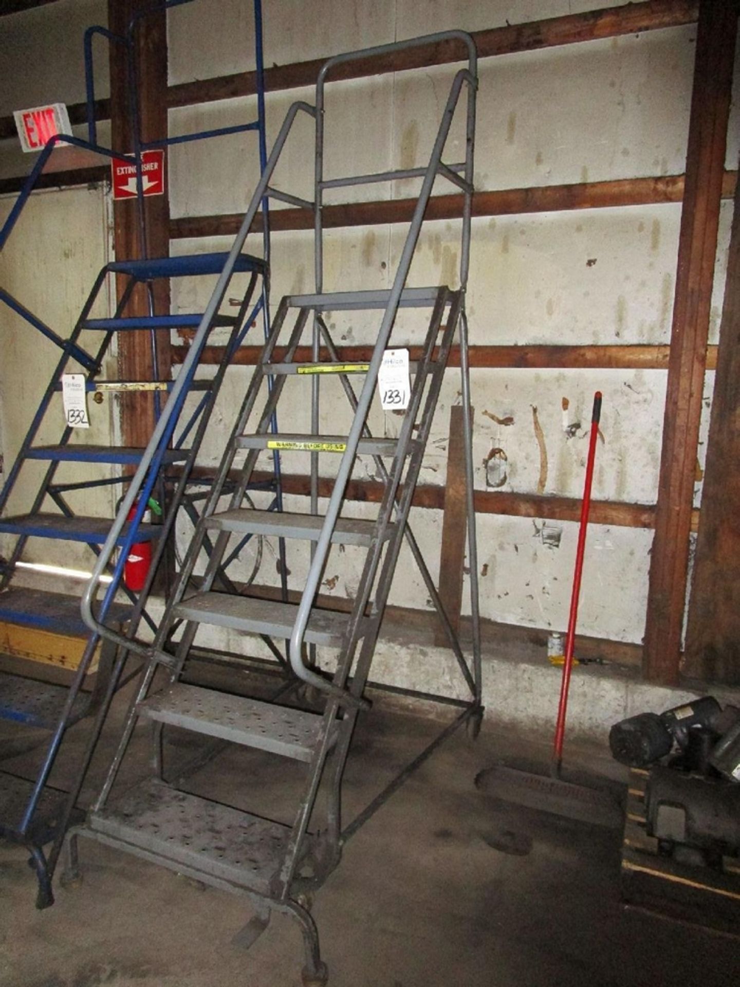 Safety Platform Ladder