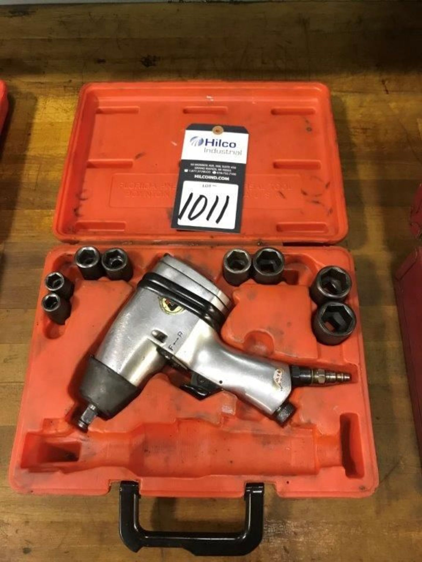 Universal Tool Model UT-2210 1/2" Pneumatic Impact Wrench - Image 2 of 2
