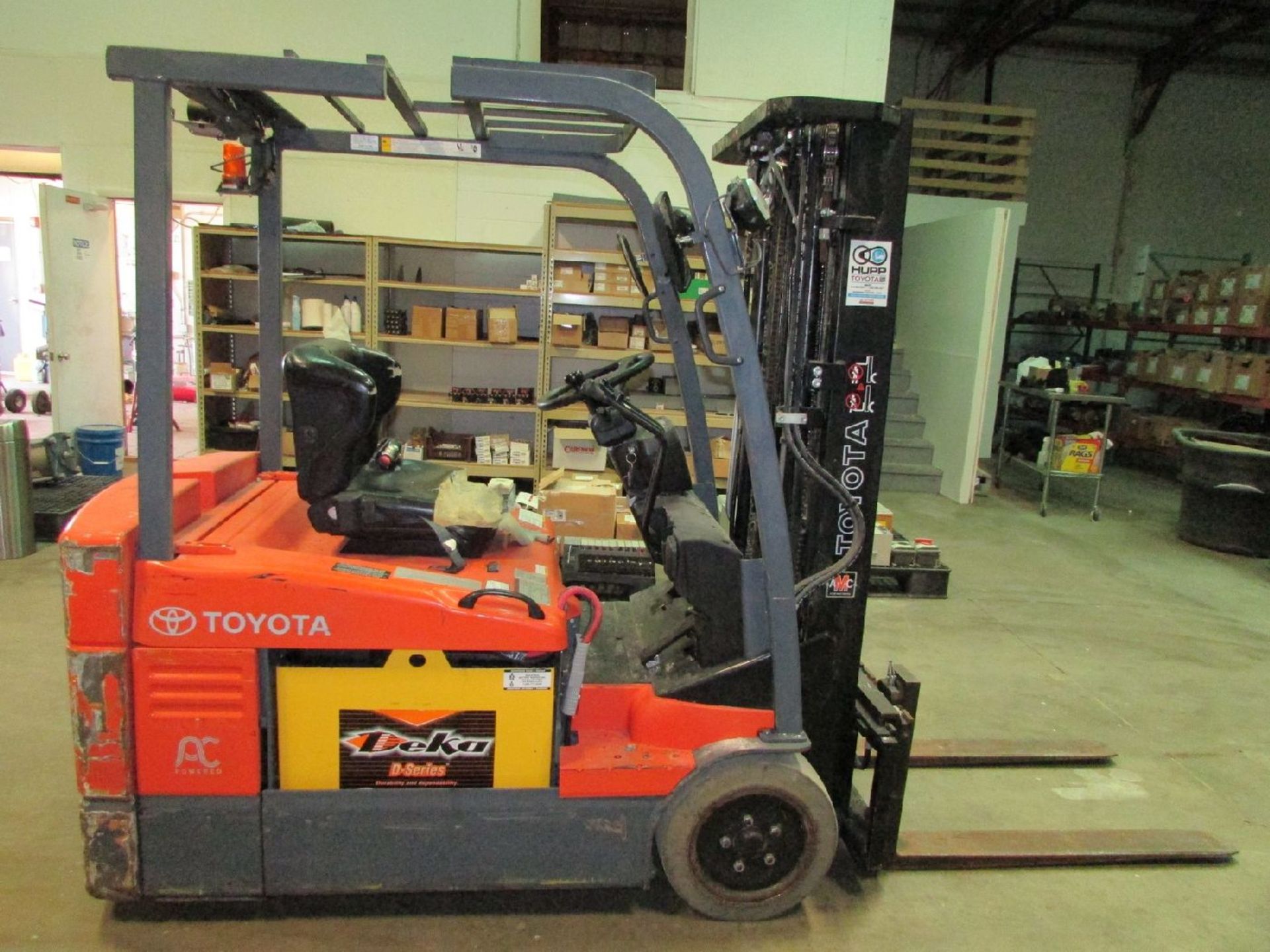 Toyota Model 7FBEU20 3-Wheel 3550 Lb. Electric Forklift Truck - Image 6 of 11