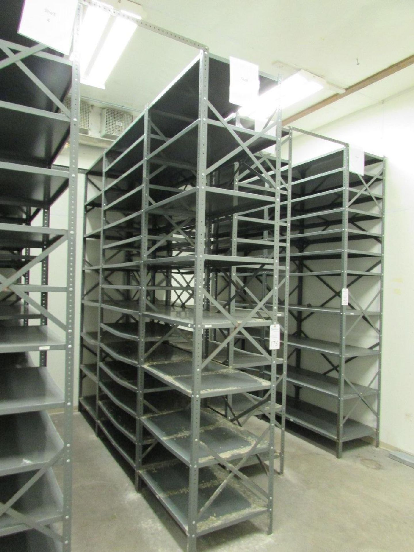 Adjustable Racking - Image 3 of 5