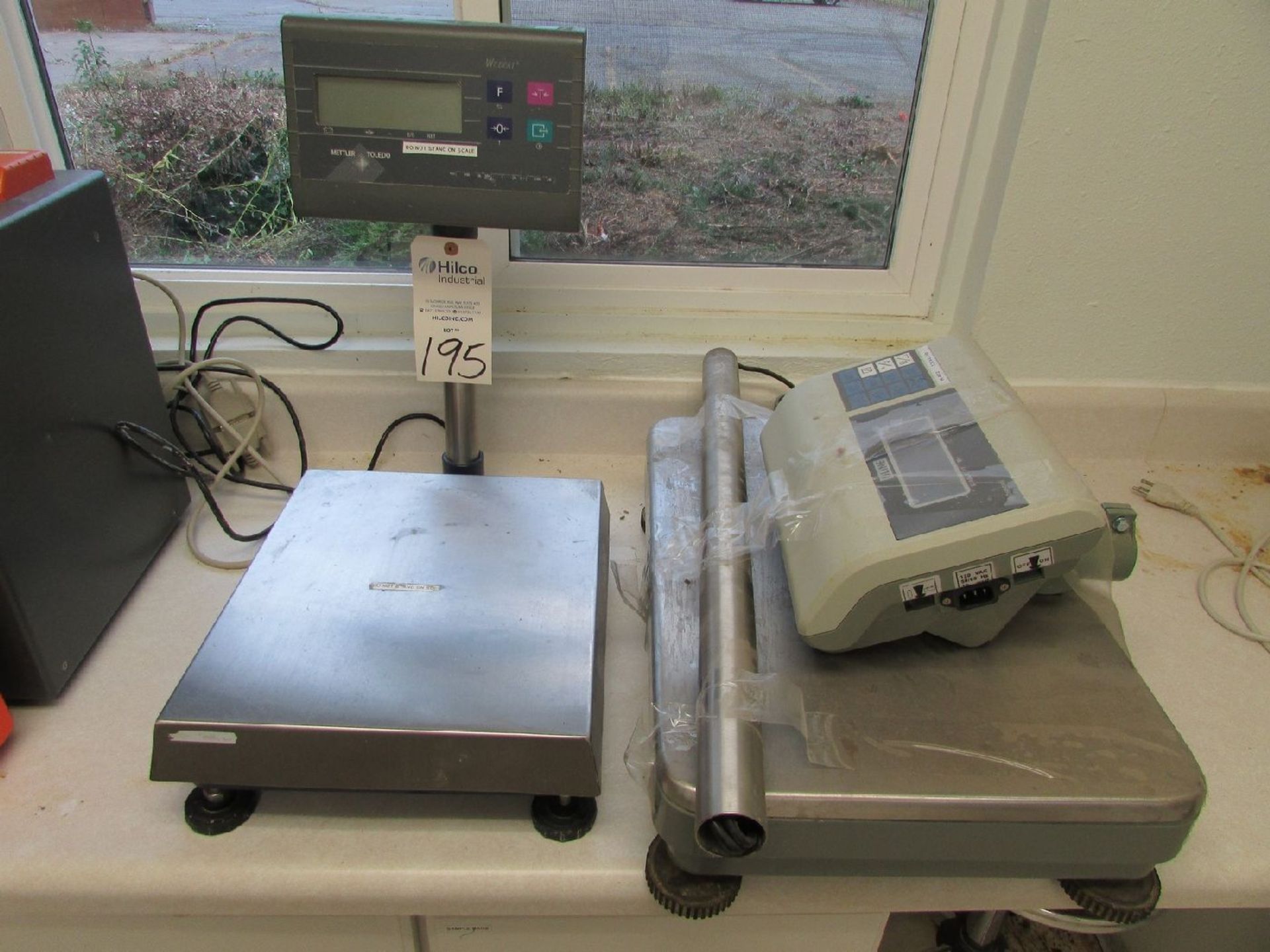 Mettler Toledo 12" x 14" Pedestal Platform Scale - Image 2 of 3