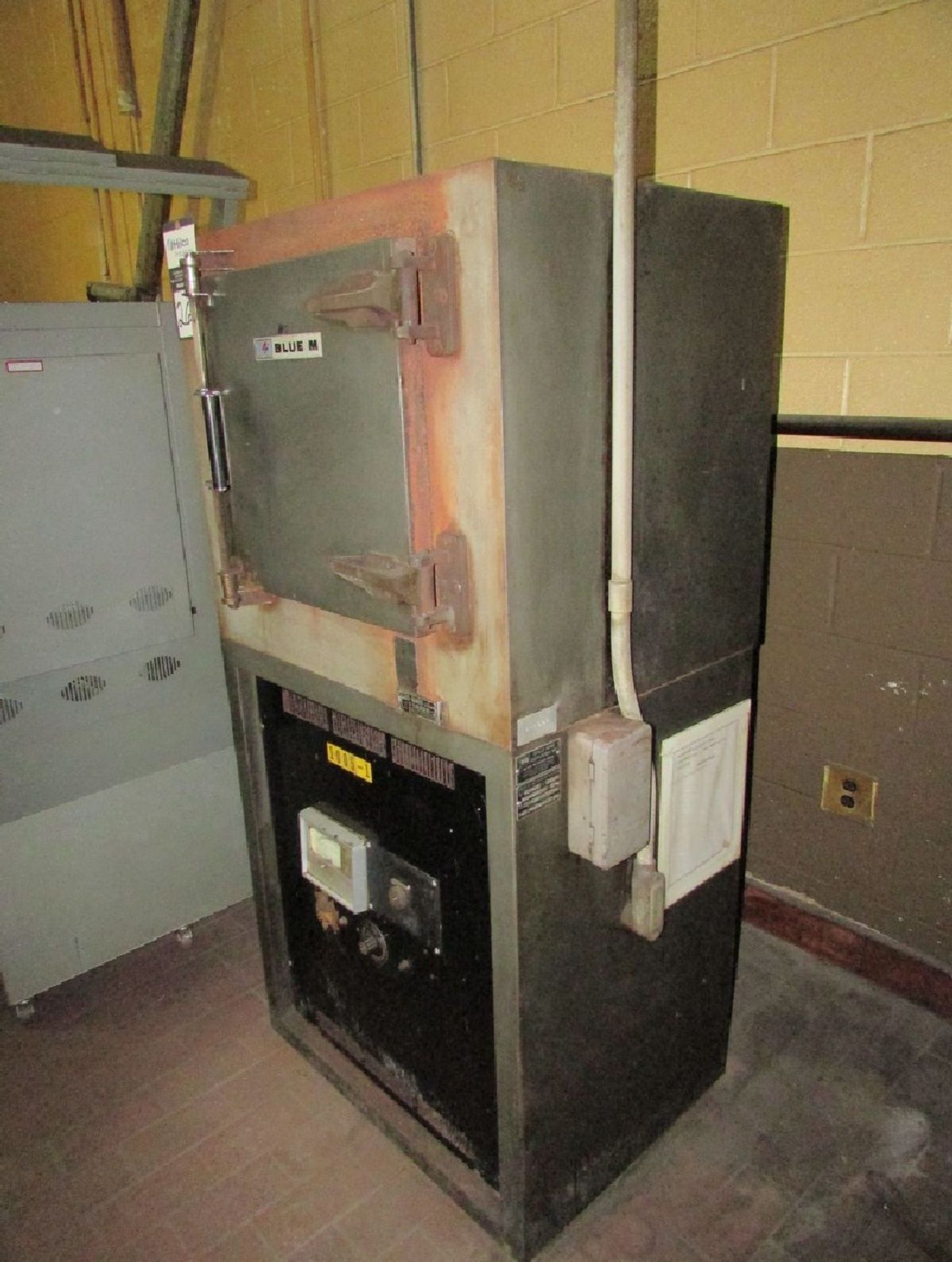 Blue M Model CW-5512G-1X Electric Furnace - Image 7 of 8