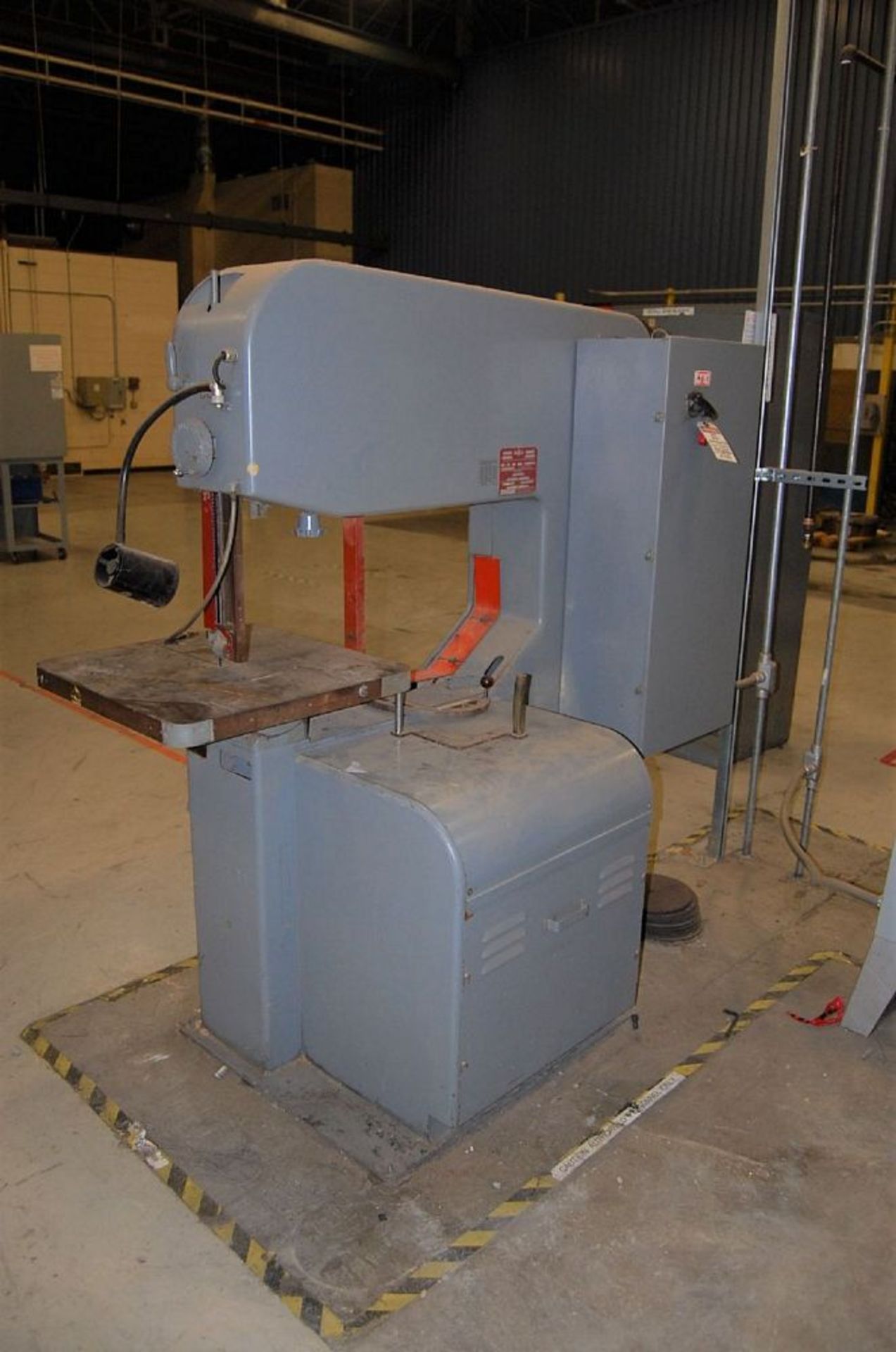 DoAll Model 3613-20 36" Throat Vertical Band Saw - Image 3 of 6