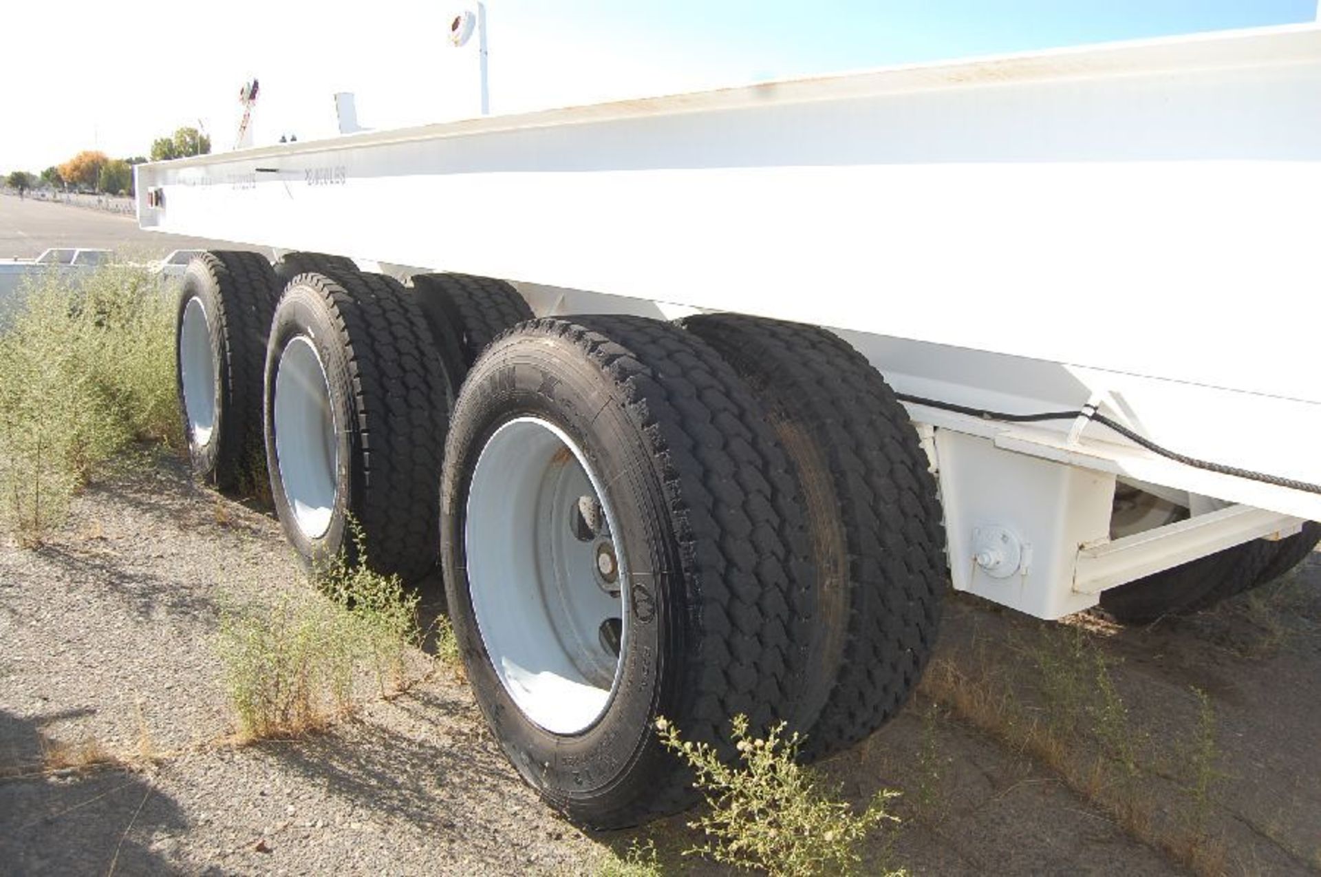 Model Atlas ST-3 132,000 Lb Capacity Case Transport Trailer - Image 5 of 8