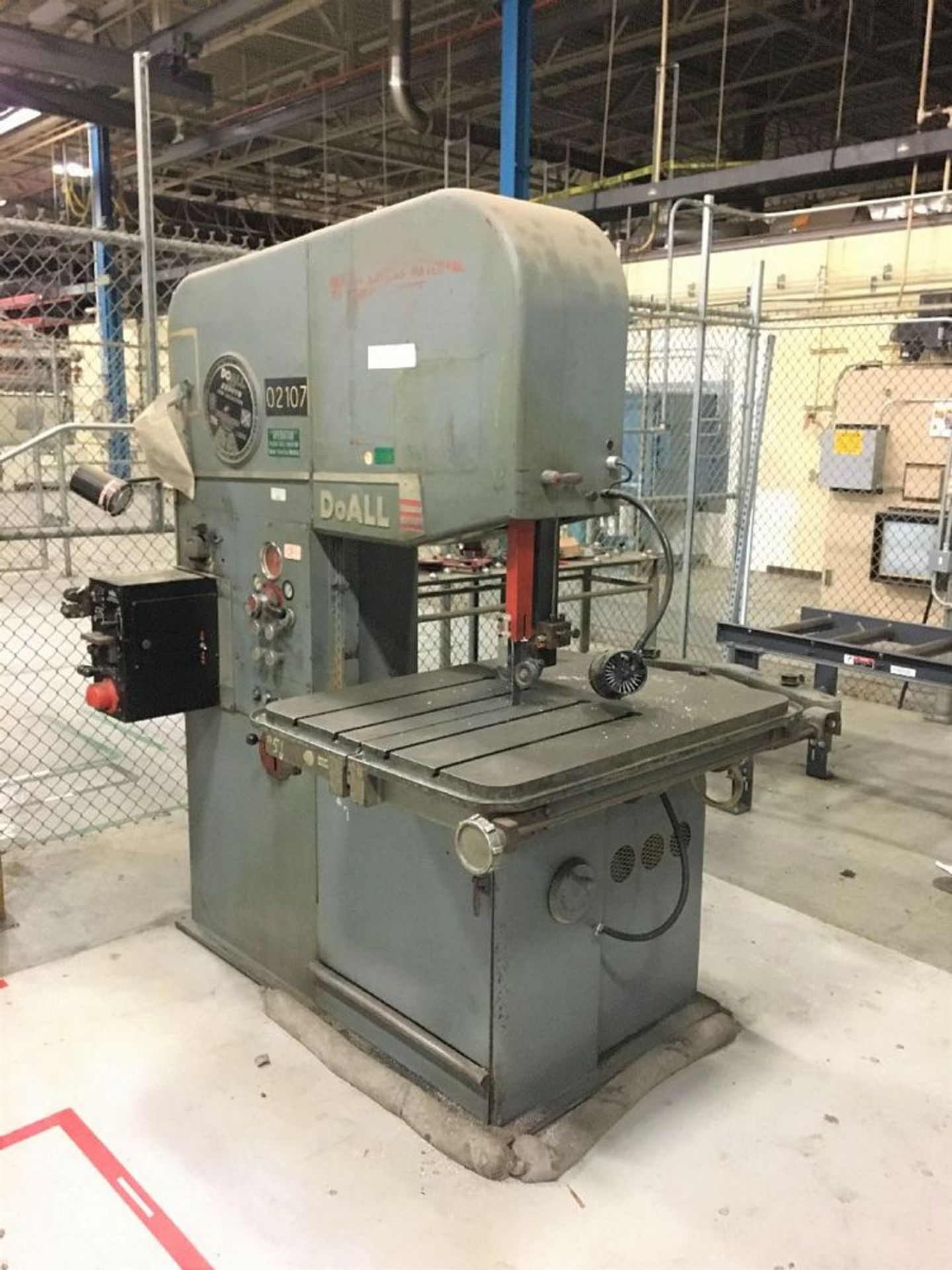 DoAll Model 26-3 26" Throat Vertical Band Saw