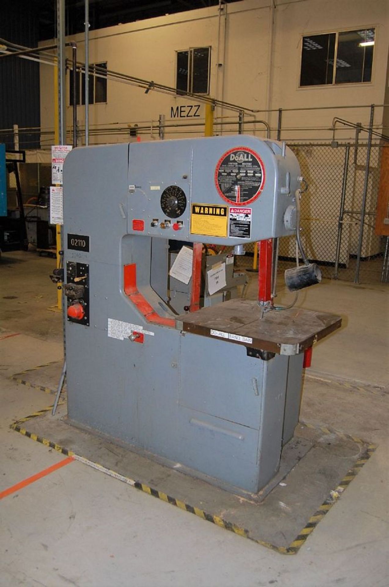 DoAll Model 3613-20 36" Throat Vertical Band Saw