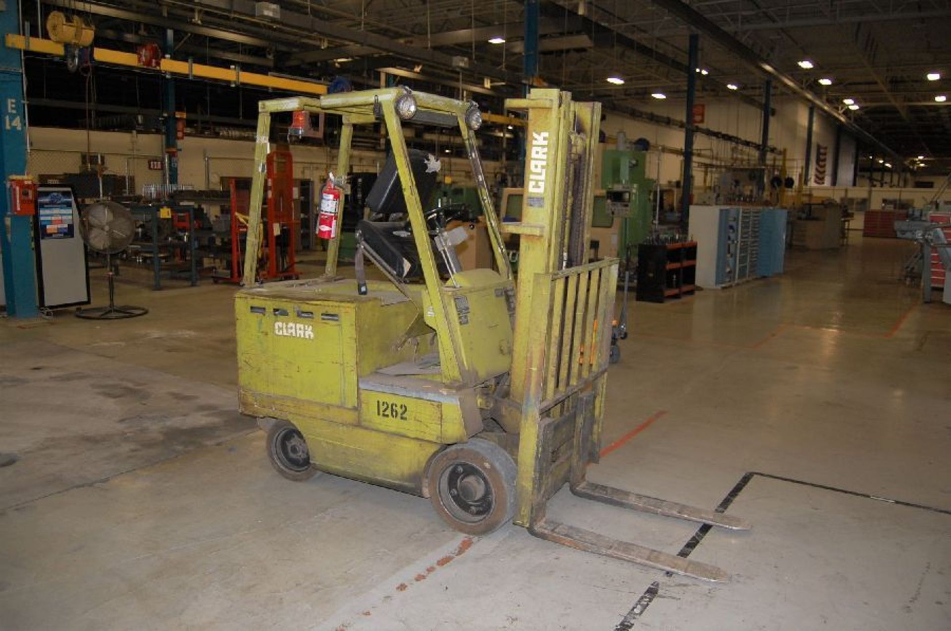 Clark Model EC500 40F 4,000 Lb Capacity Electric Forklift Truck - Image 2 of 9