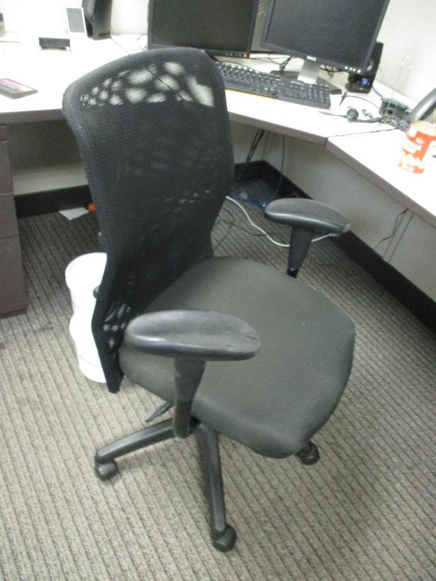 5 Rolling Office chairs - Image 4 of 6