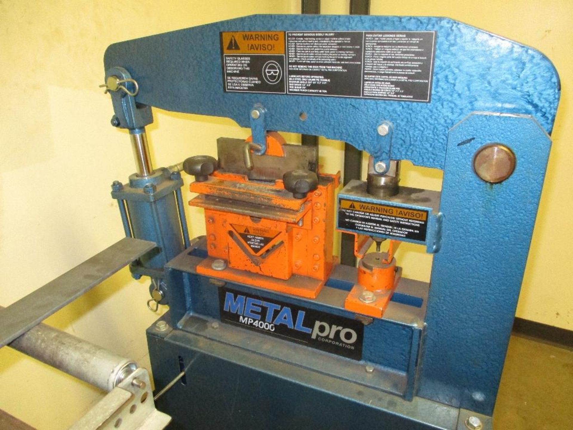 Metal Pro MP400 iron worker with rolling table feeder - Image 3 of 5