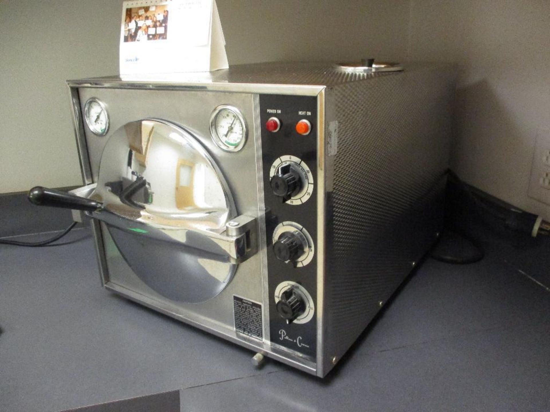 Pelton and Crane Autoclave - Image 2 of 4