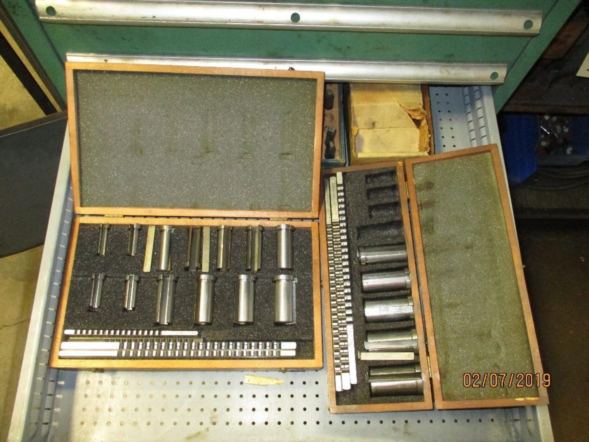 Cabinet Plus Contents of Micrometers, Calibers, Keyways, Helicoils etc. - Image 2 of 10