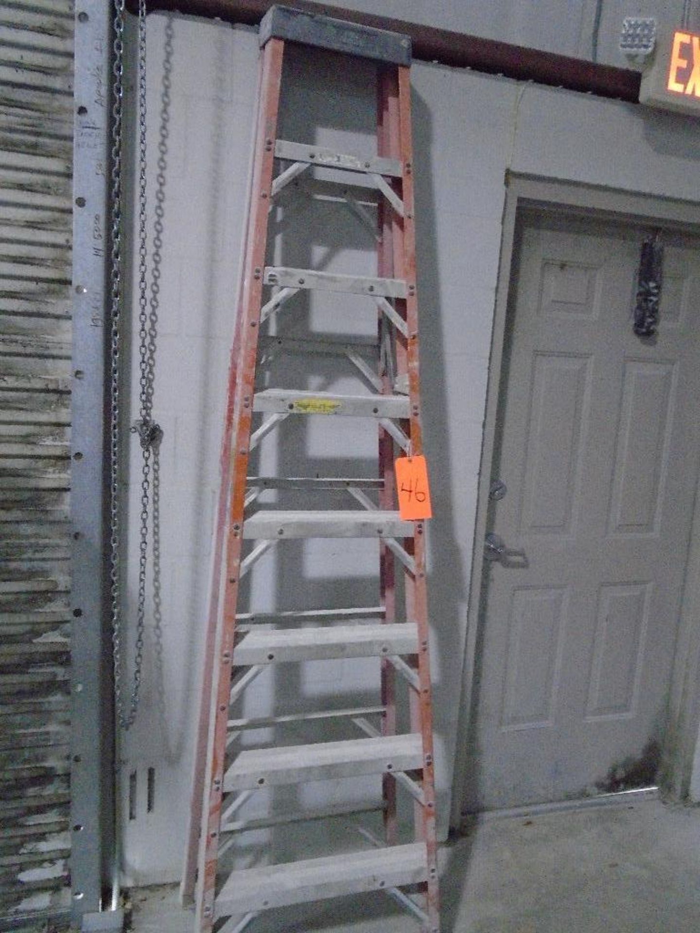 8' Bull fiberglass ladder