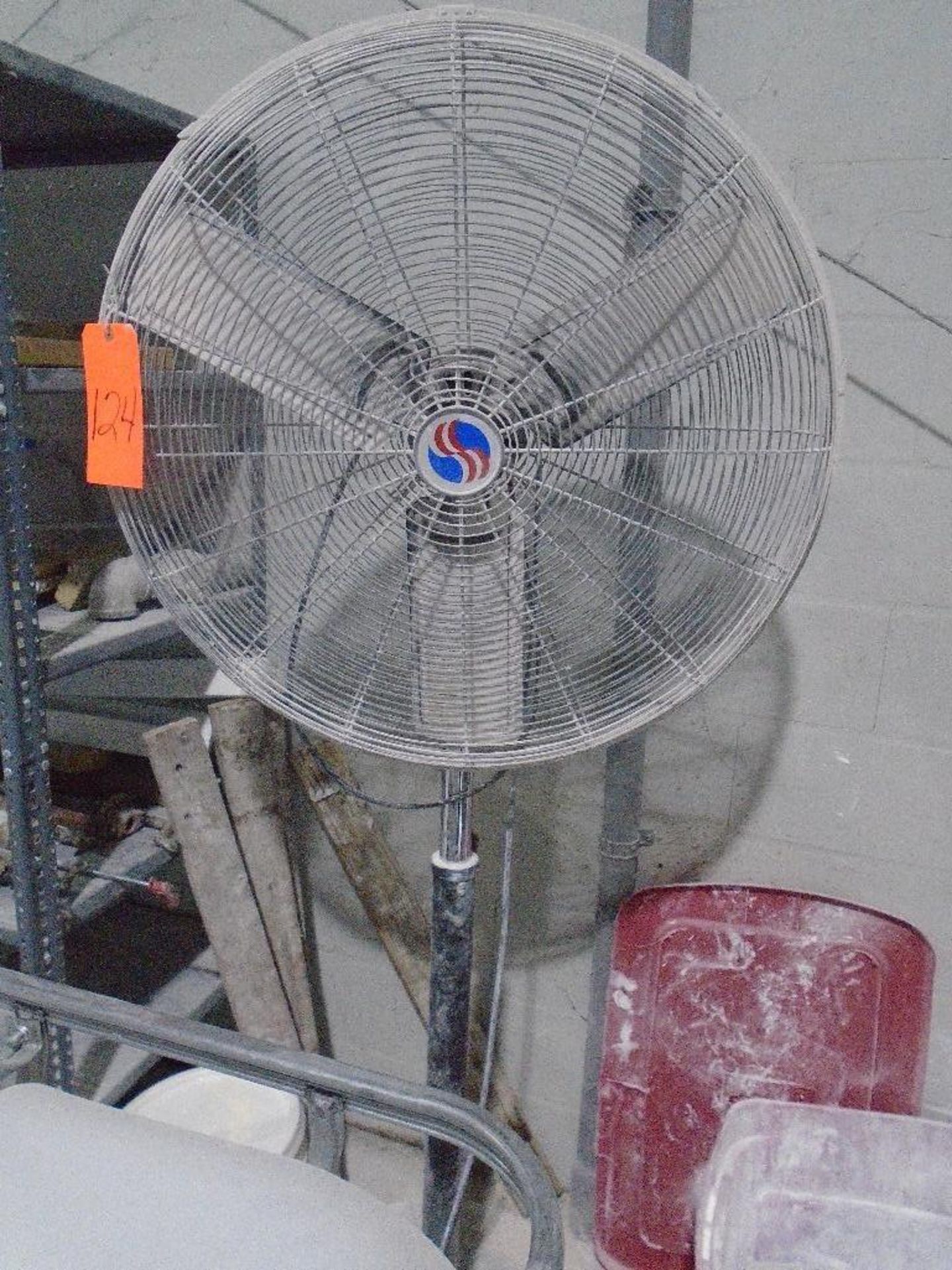 30" pedestal fan