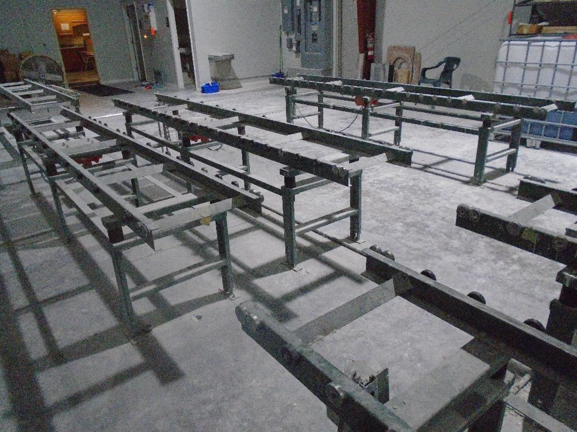 9 vibrator racks 12' x 21" and 1 trolley rack 12' x 21" w/approx 19' of track - Image 4 of 6