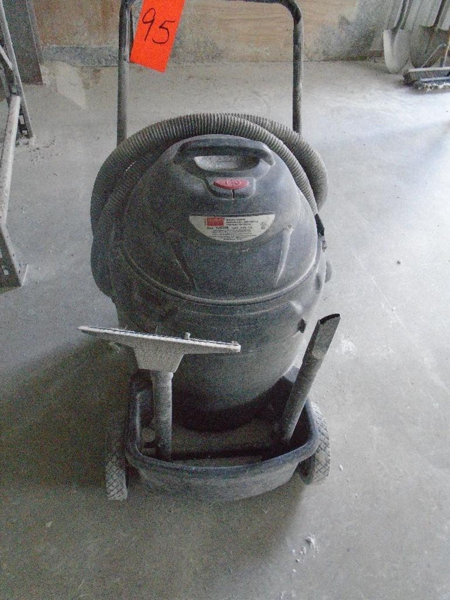 Dayton model 1UG91B wet/dry vacuum