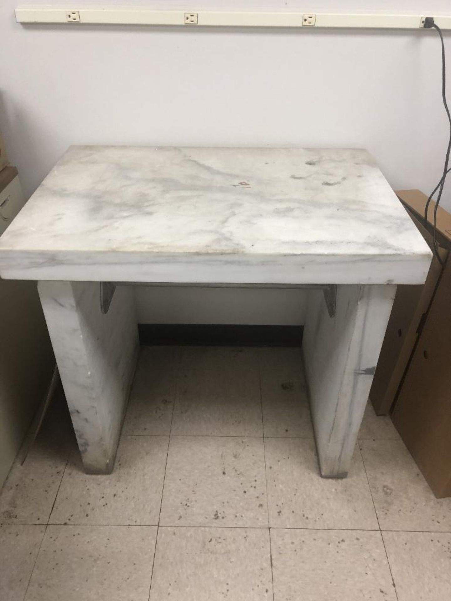 1 Marble Lab Table Dimensions 24" x 35" x 32"