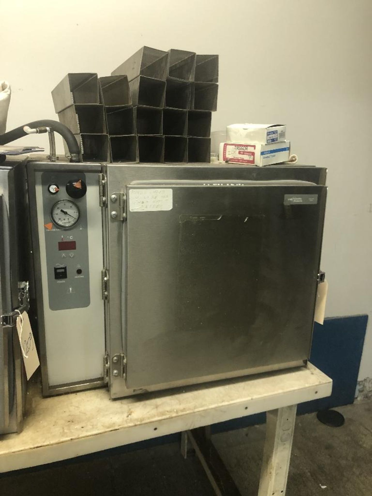 2 ea. AWR Scientific Products Vacuum Ovens Dimensions : 30" x 31" x 25" - Image 3 of 13